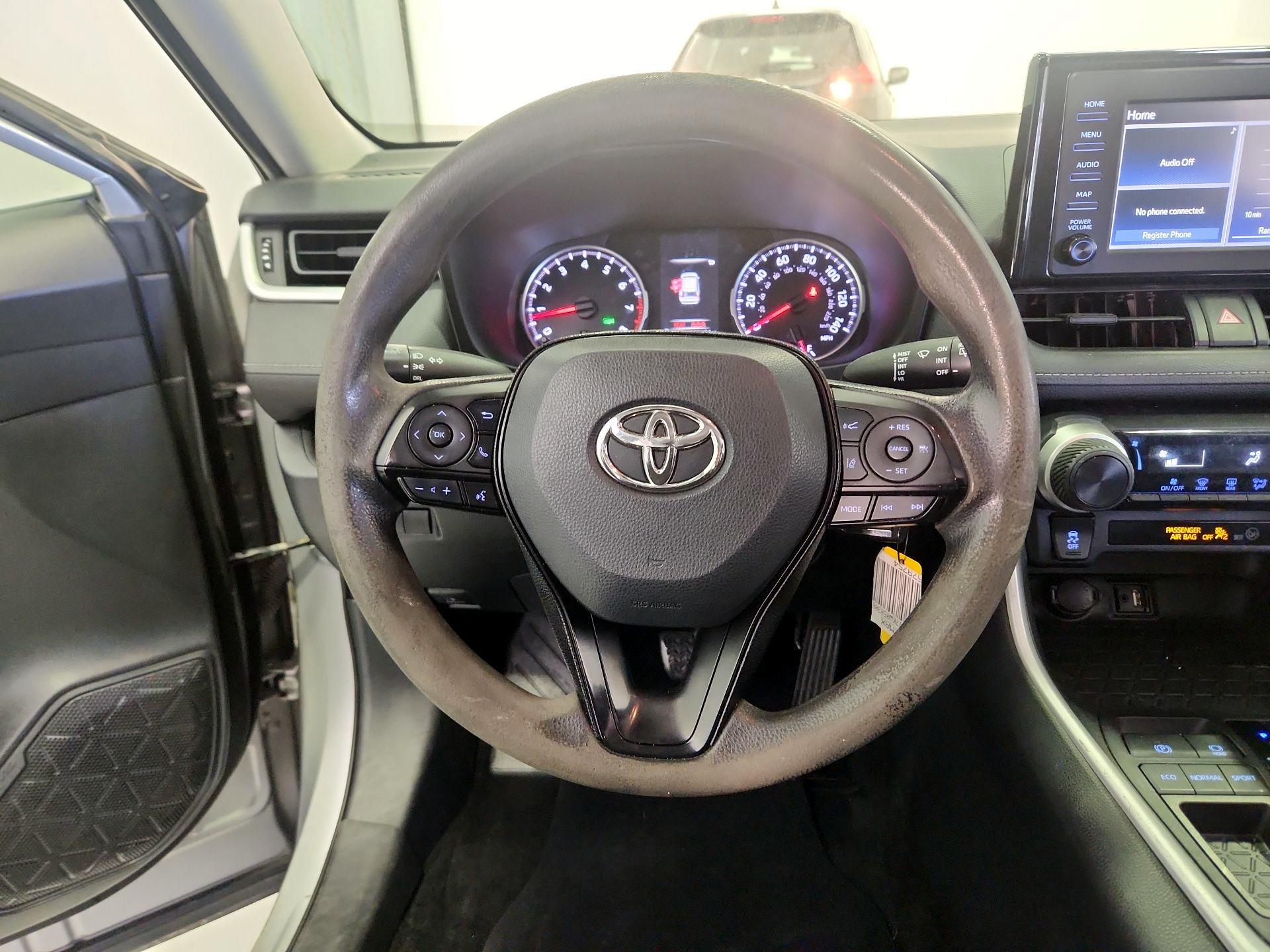 Thumbnail: 2019 Toyota RAV4 - 10