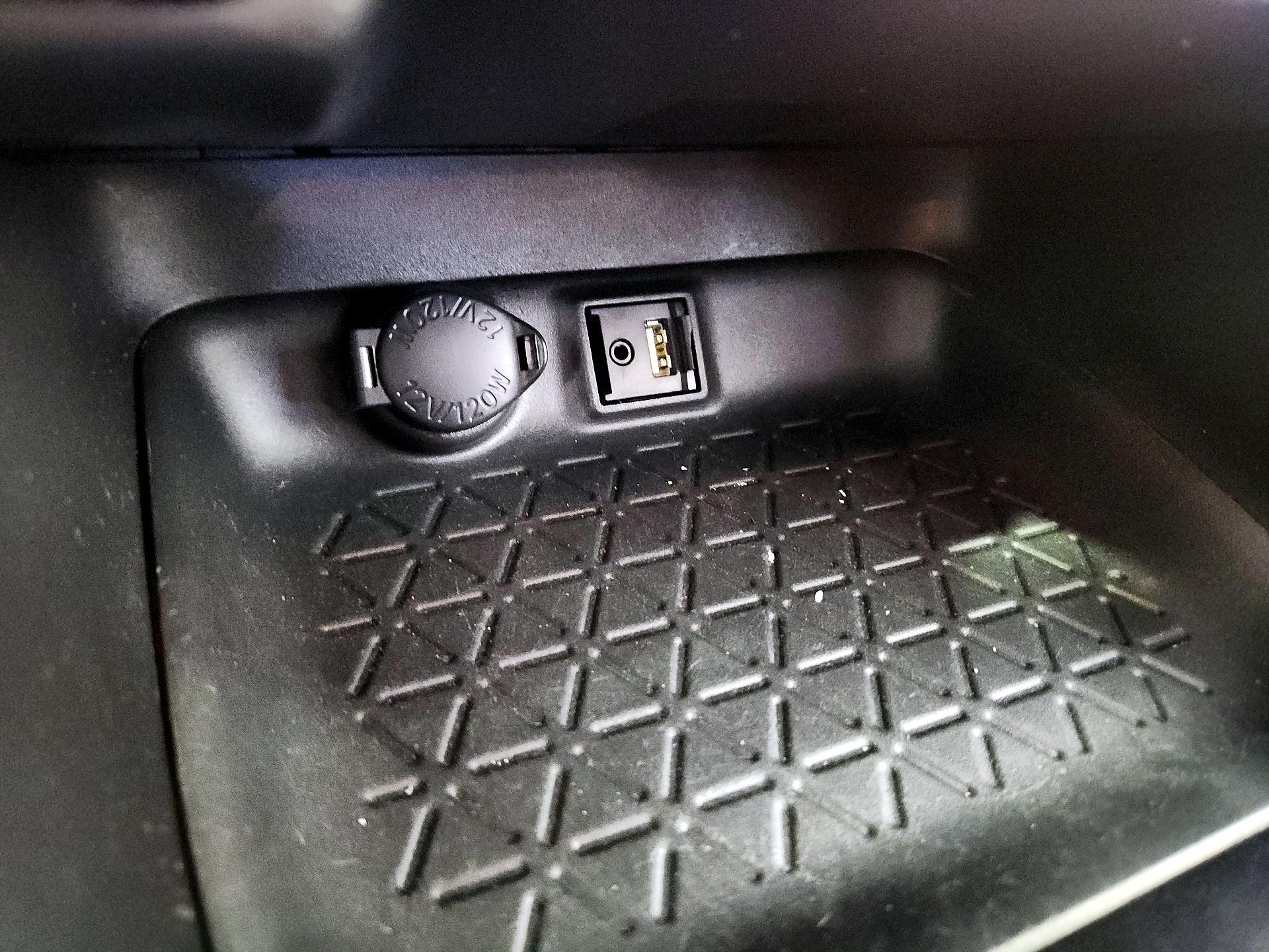 Thumbnail: 2019 Toyota RAV4 - 18