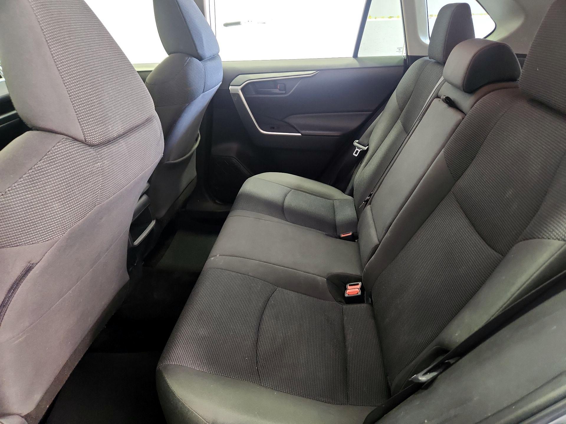 Thumbnail: 2019 Toyota RAV4 - 19