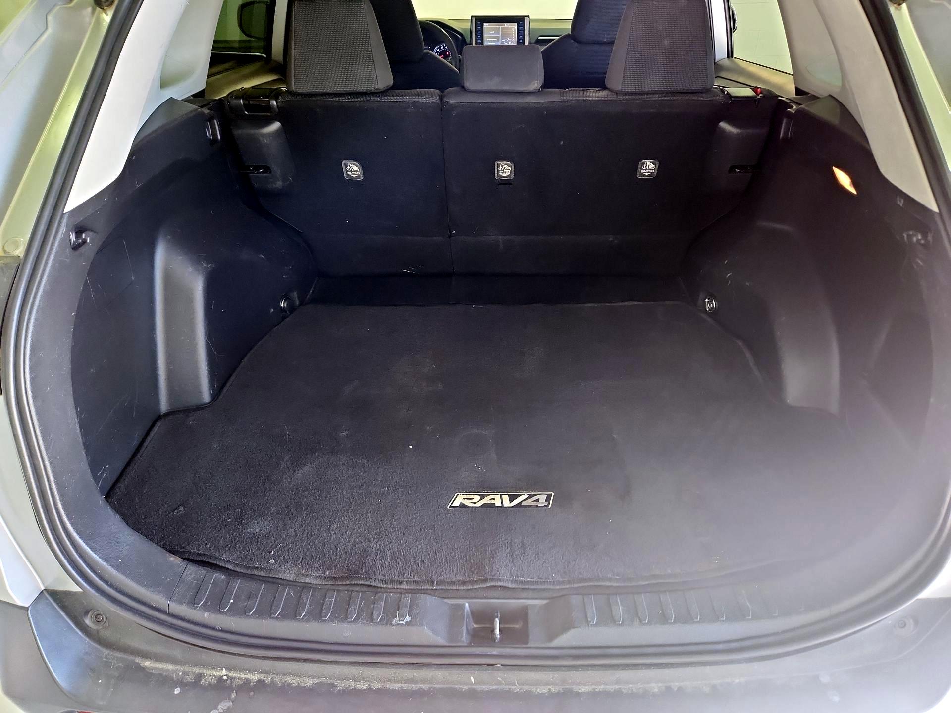 Thumbnail: 2019 Toyota RAV4 - 20