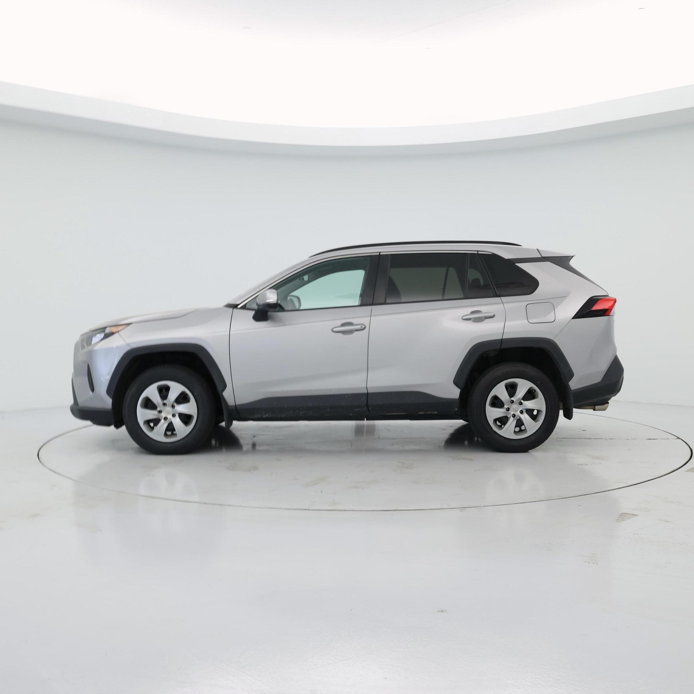 Thumbnail: 2019 Toyota RAV4 - 3