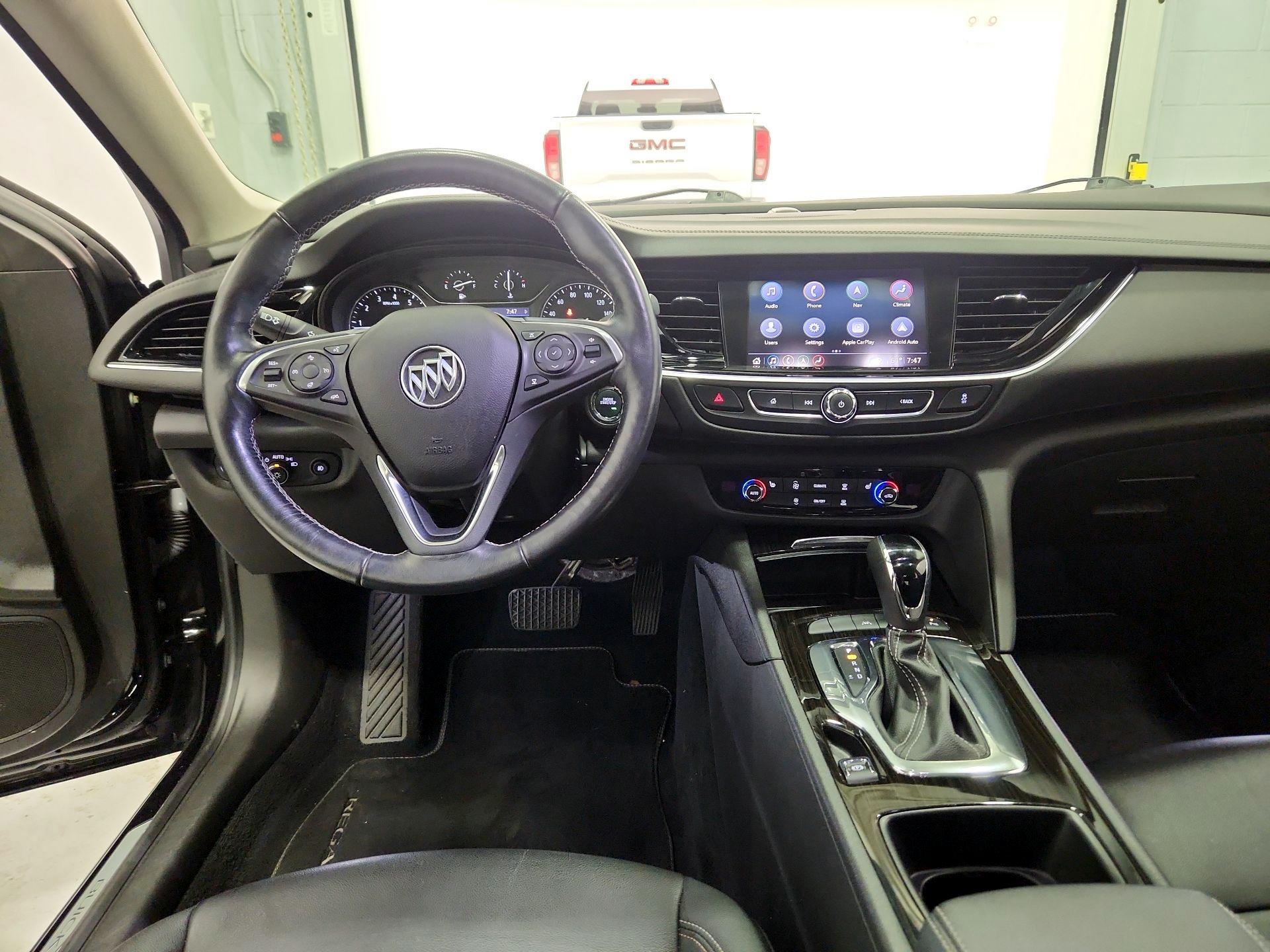 Thumbnail: 2019 Buick Regal - 9