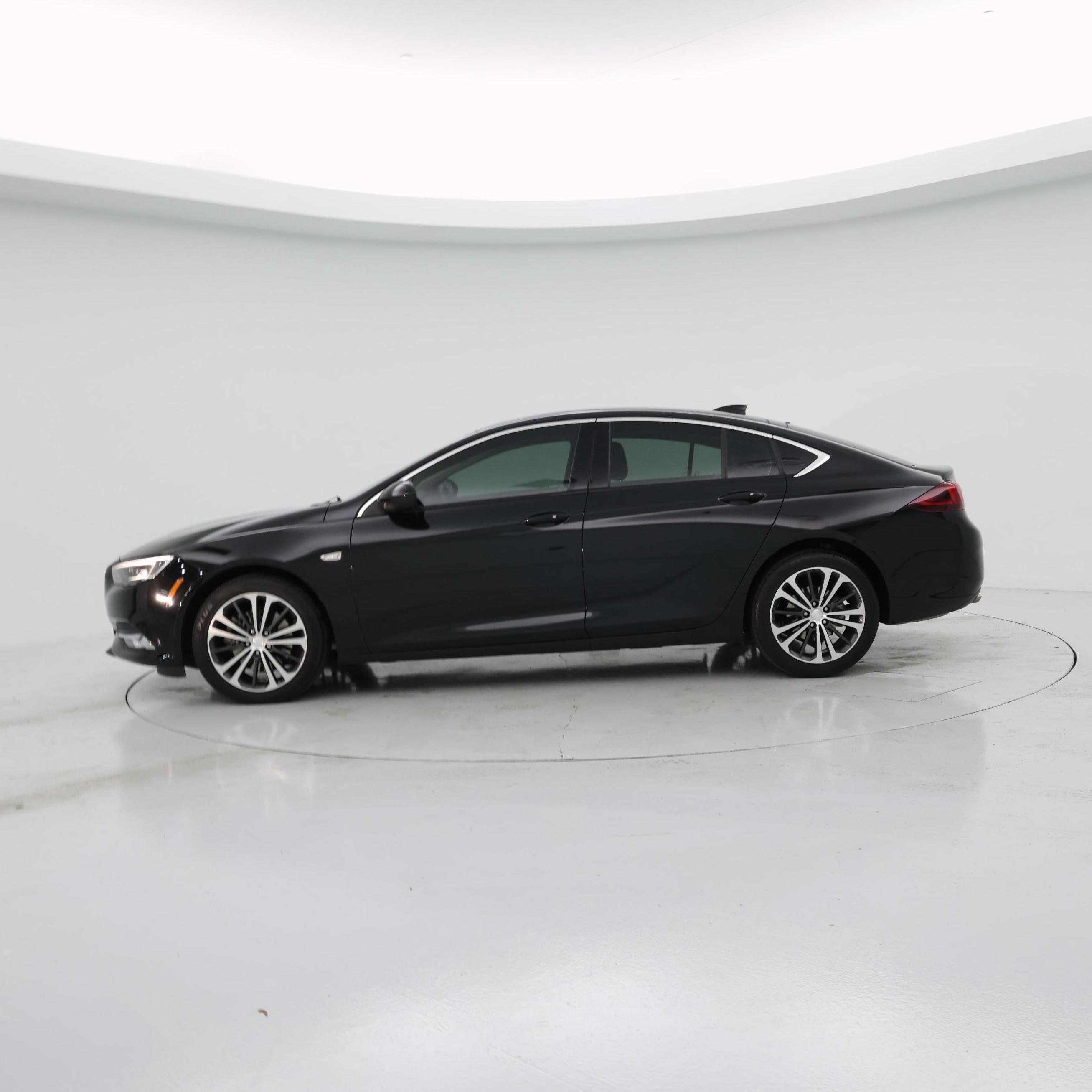 Thumbnail: 2019 Buick Regal - 3