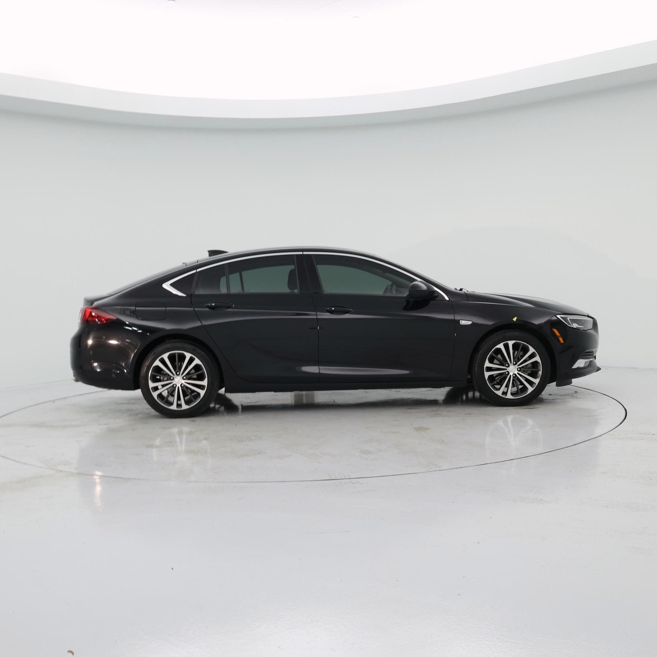Thumbnail: 2019 Buick Regal - 7