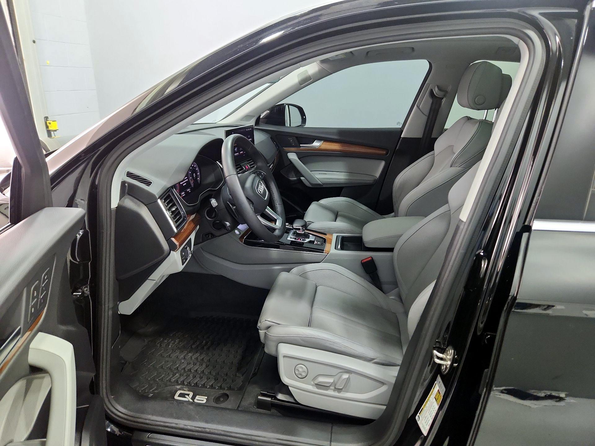 Thumbnail: 2022 Audi Q5 - 11