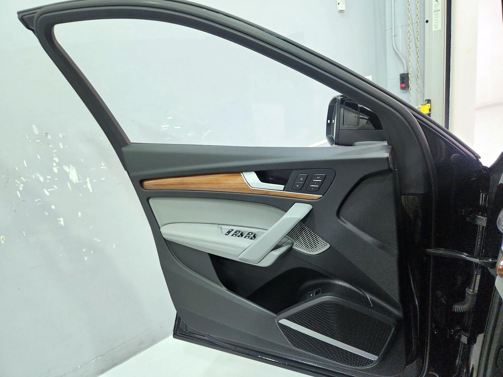 Thumbnail: 2022 Audi Q5 - 12