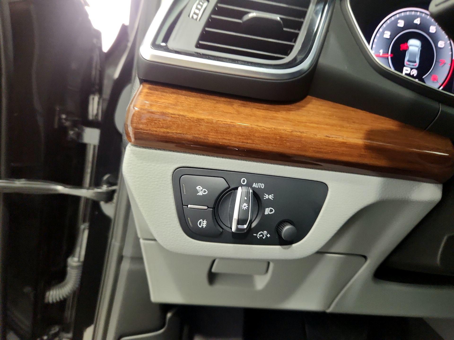 Thumbnail: 2022 Audi Q5 - 13