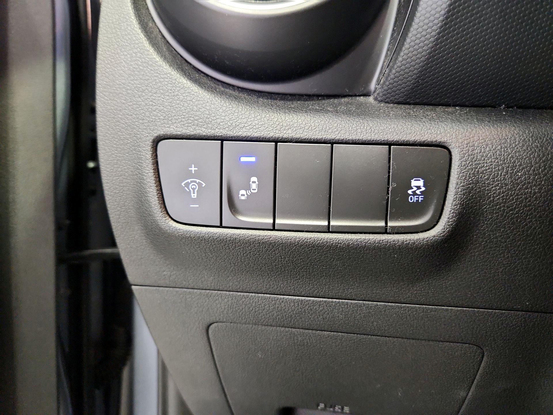 Thumbnail: 2018 Hyundai Kona - 13