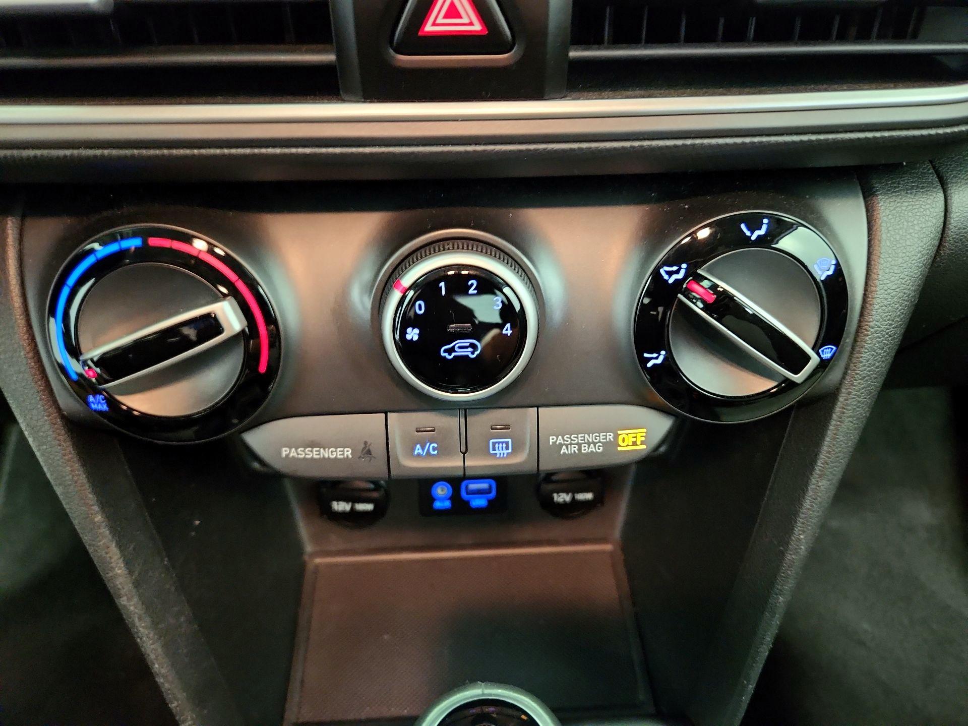 Thumbnail: 2018 Hyundai Kona - 16