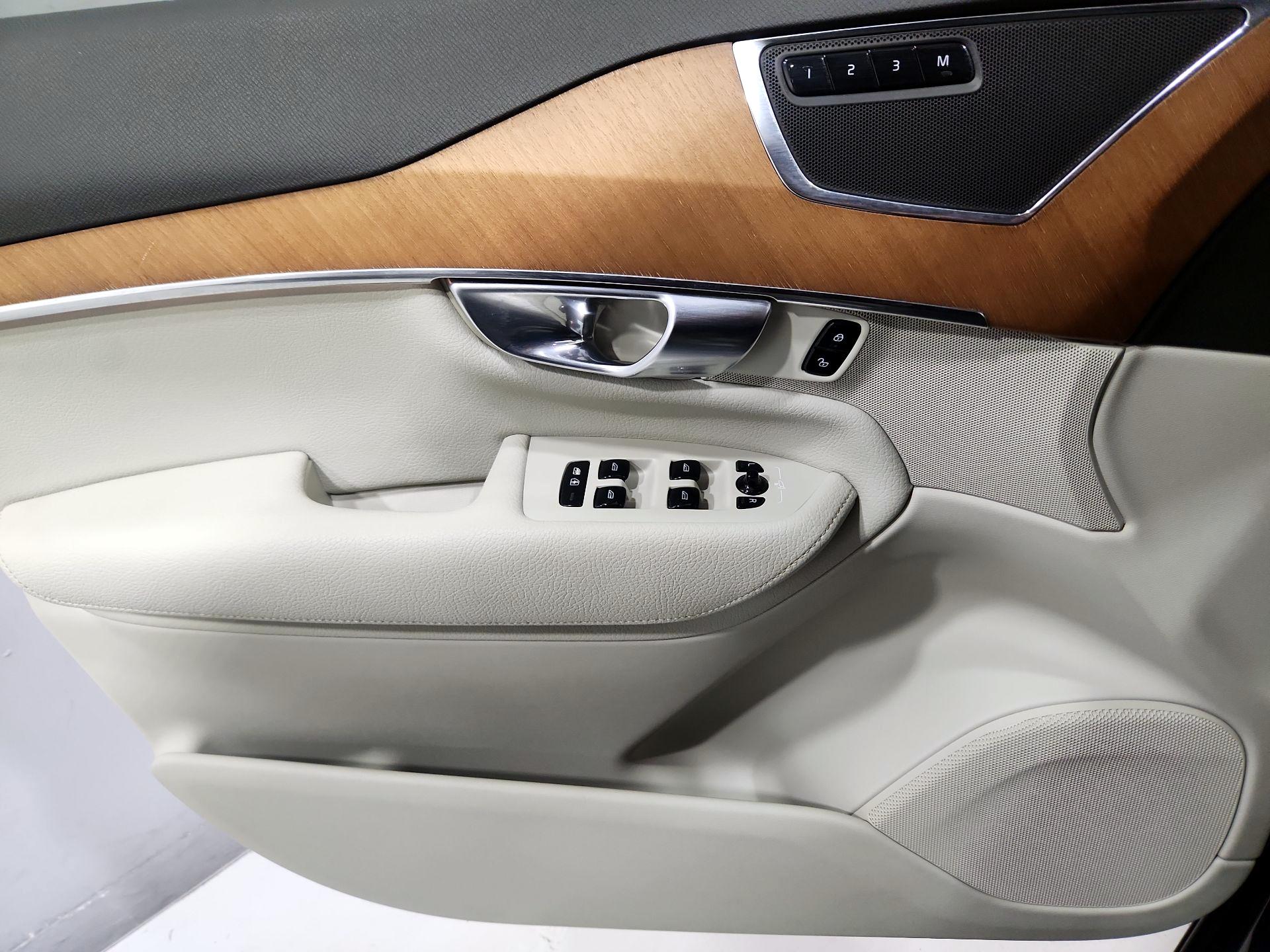 Thumbnail: 2022 Volvo XC90 - 12