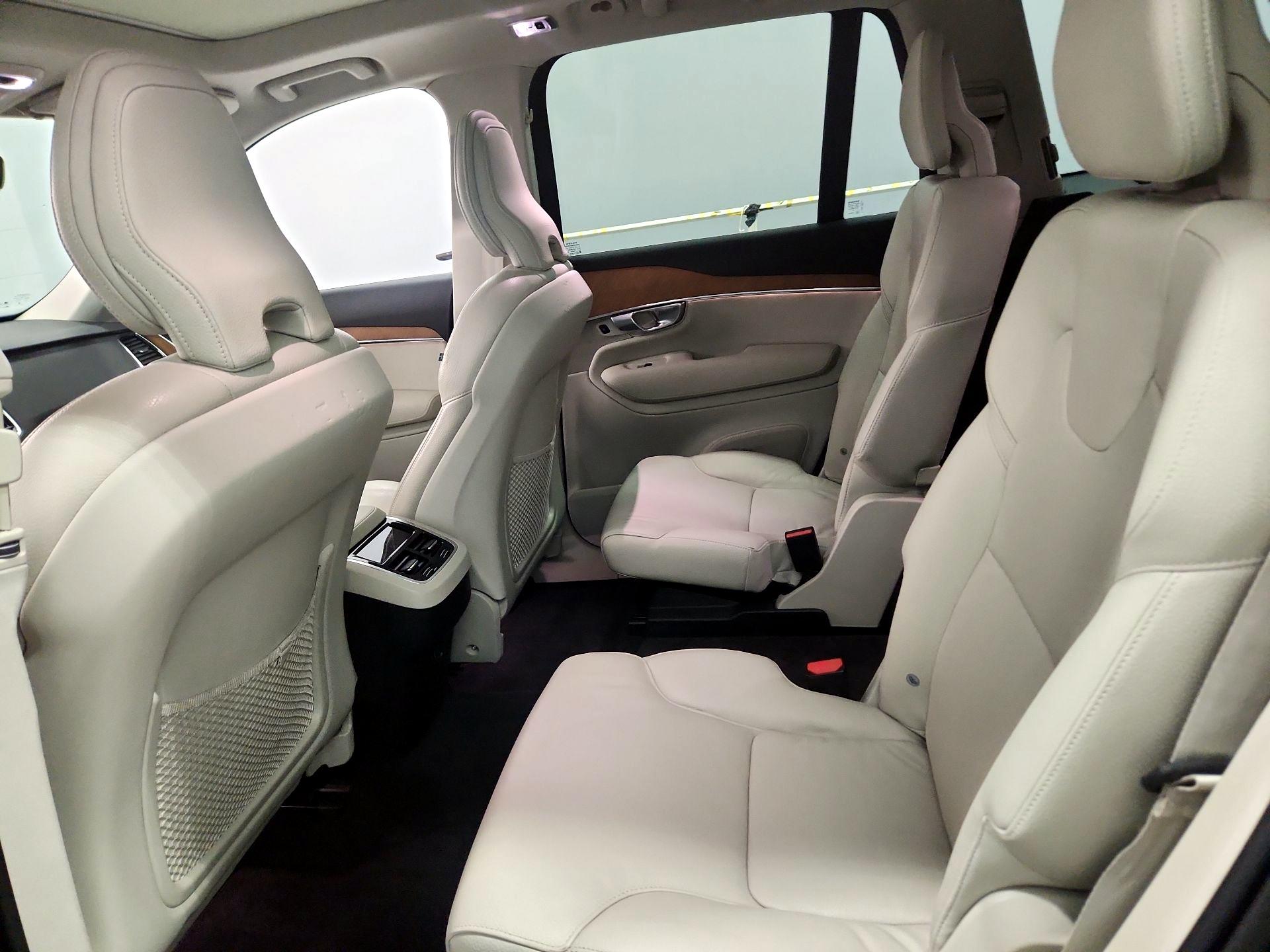 Thumbnail: 2022 Volvo XC90 - 18