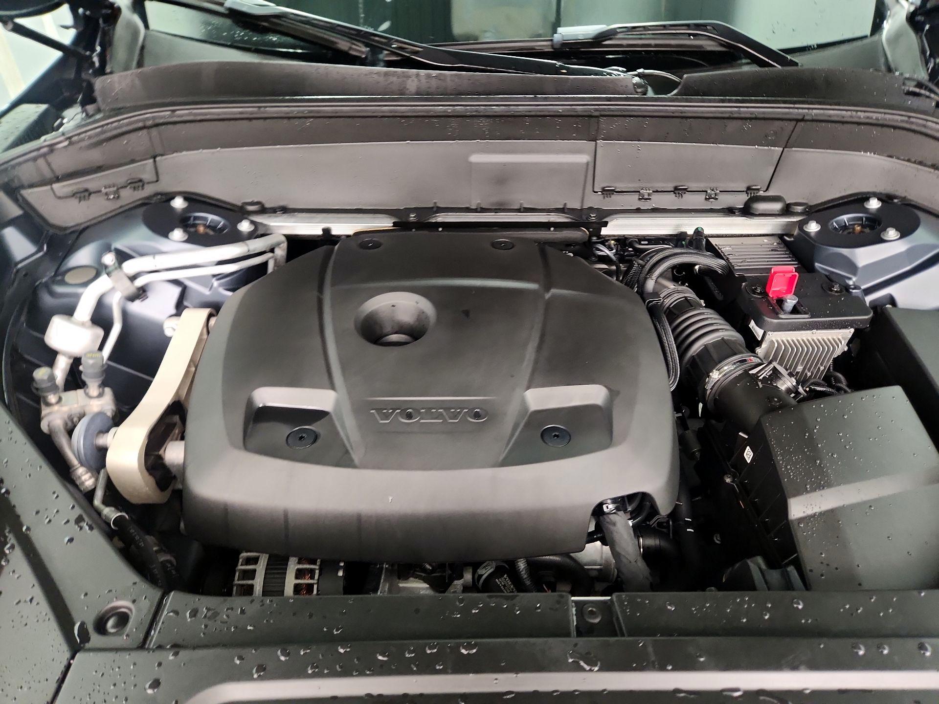 Thumbnail: 2022 Volvo XC90 - 20