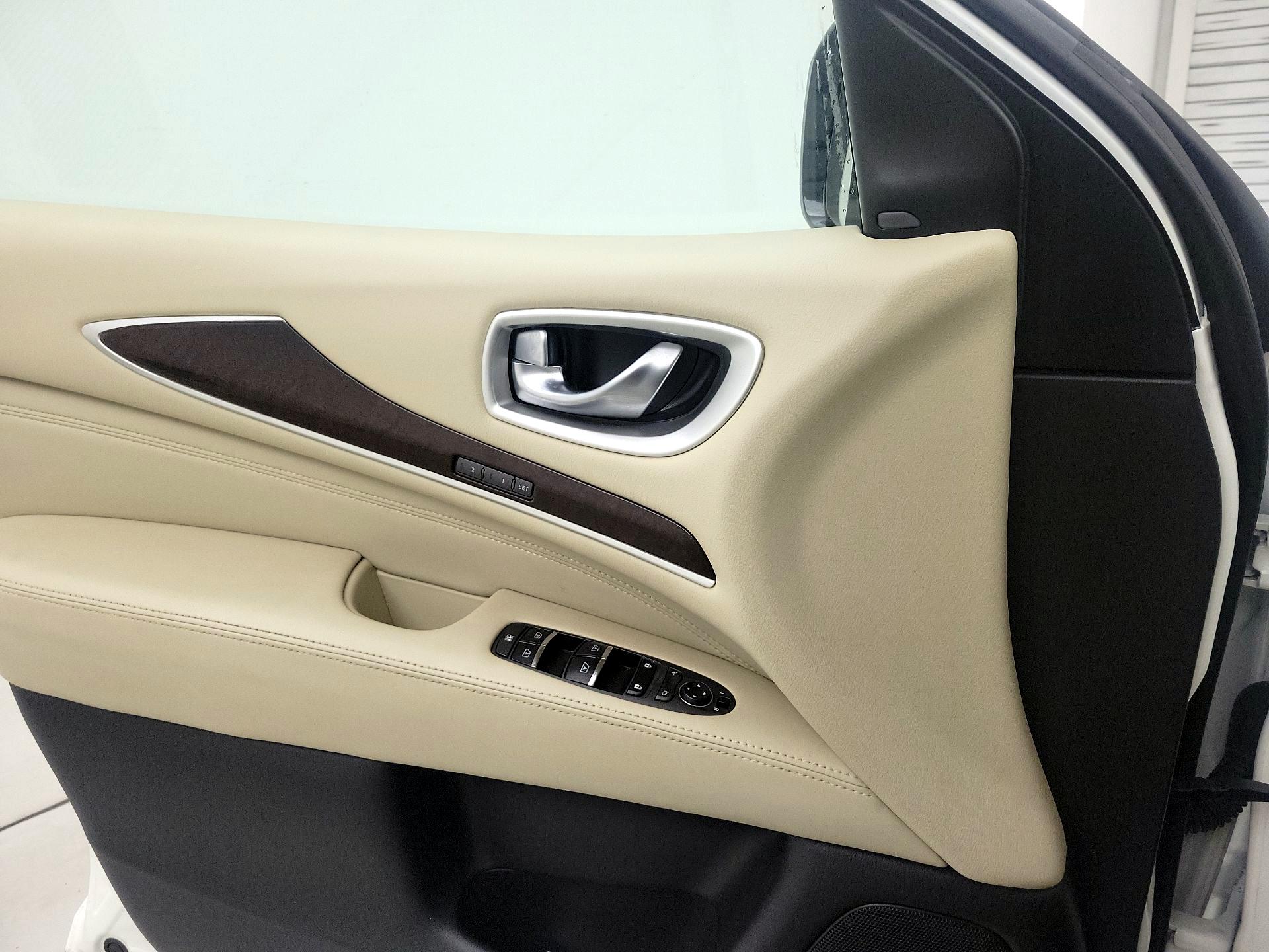 Thumbnail: 2019 INFINITI QX60 - 12