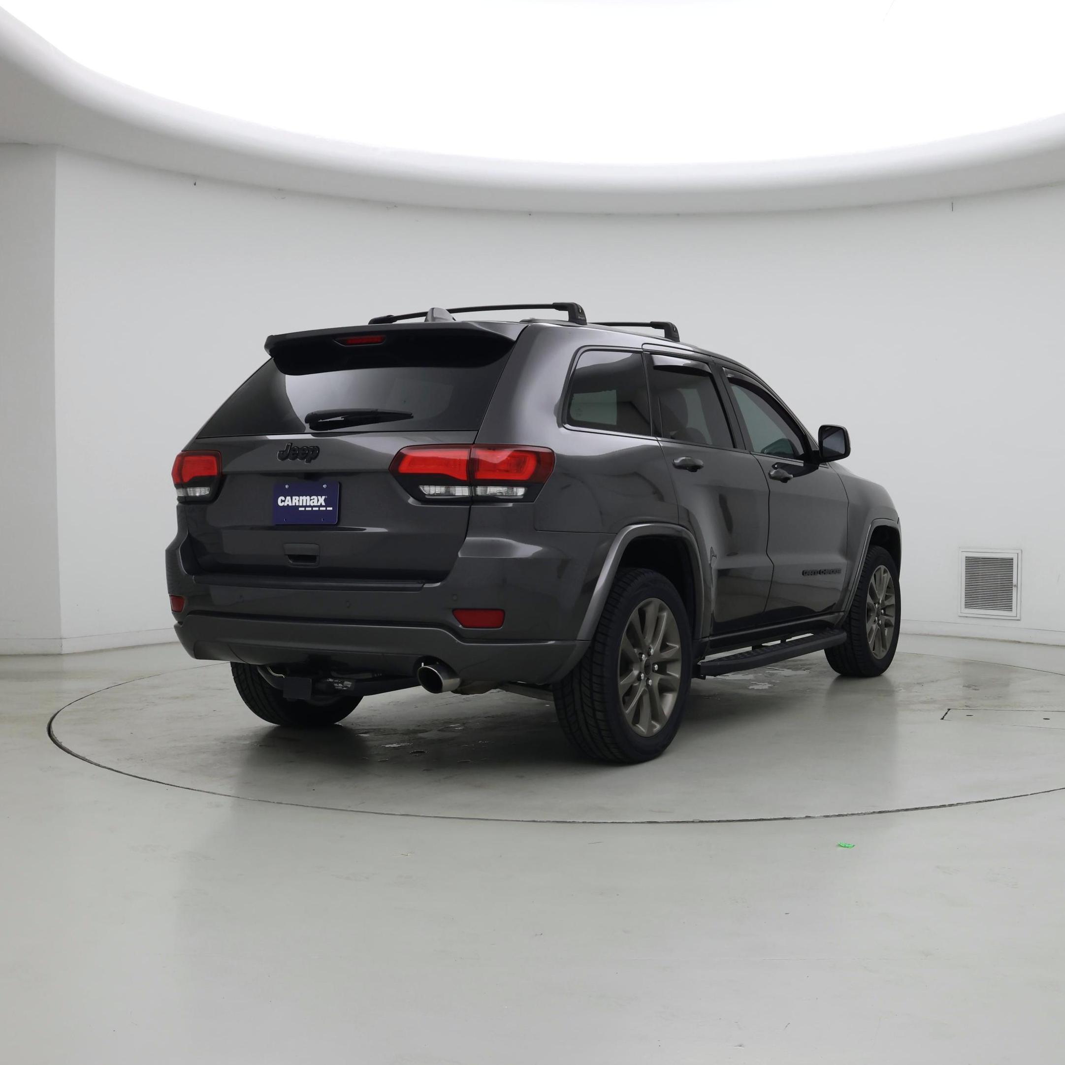 Thumbnail: 2019 Jeep Grand Cherokee - 8