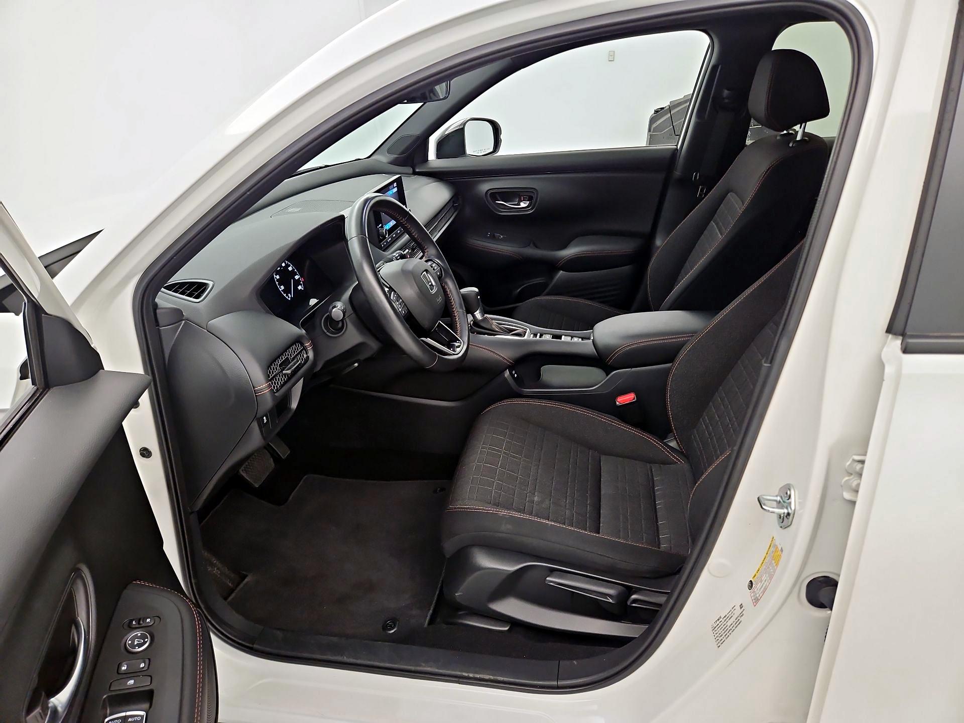 Thumbnail: 2025 Honda HR-V - 11
