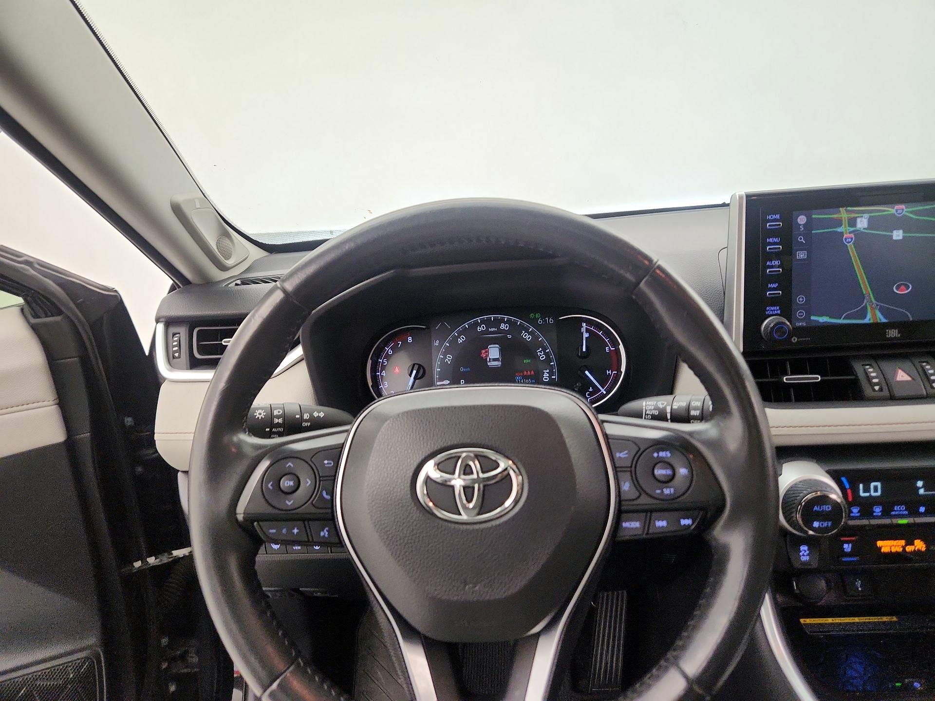 Thumbnail: 2020 Toyota RAV4 - 10