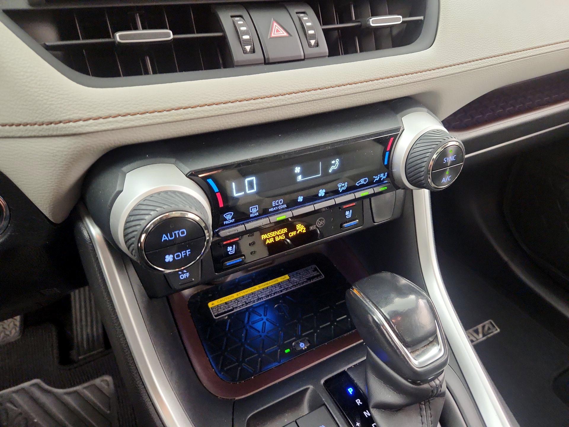 Thumbnail: 2020 Toyota RAV4 - 17