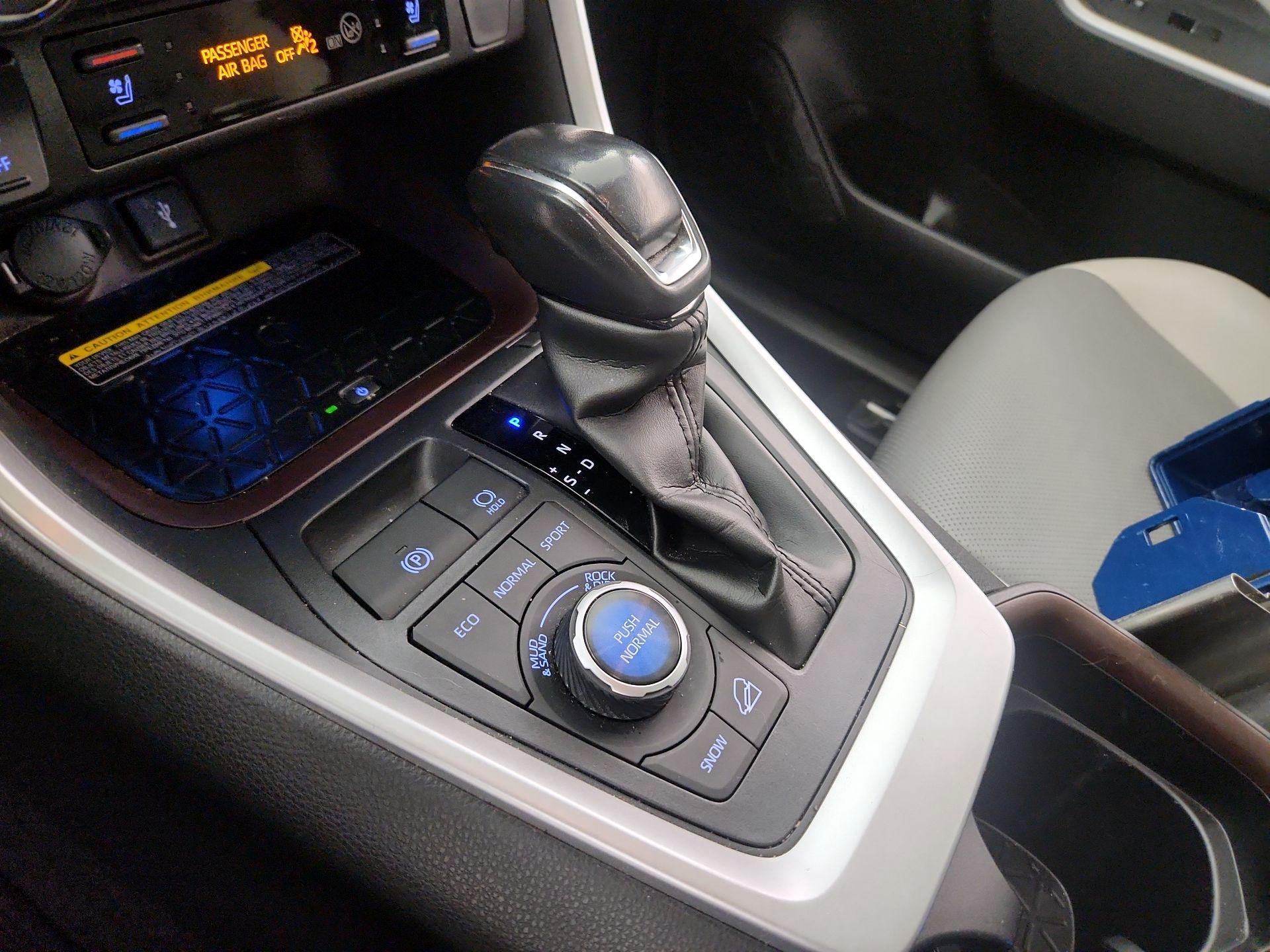 Thumbnail: 2020 Toyota RAV4 - 18