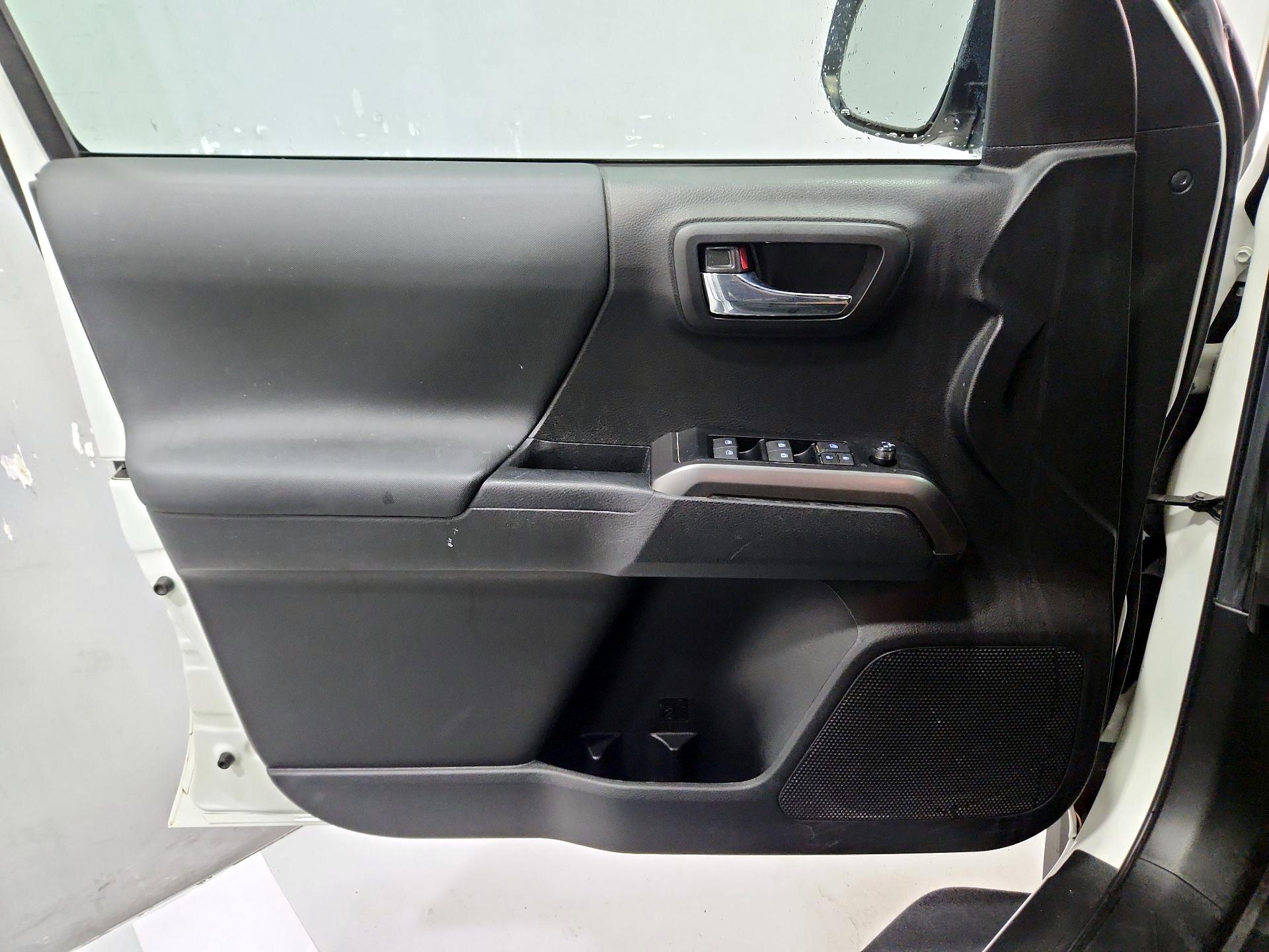 Thumbnail: 2023 Toyota Tacoma - 12