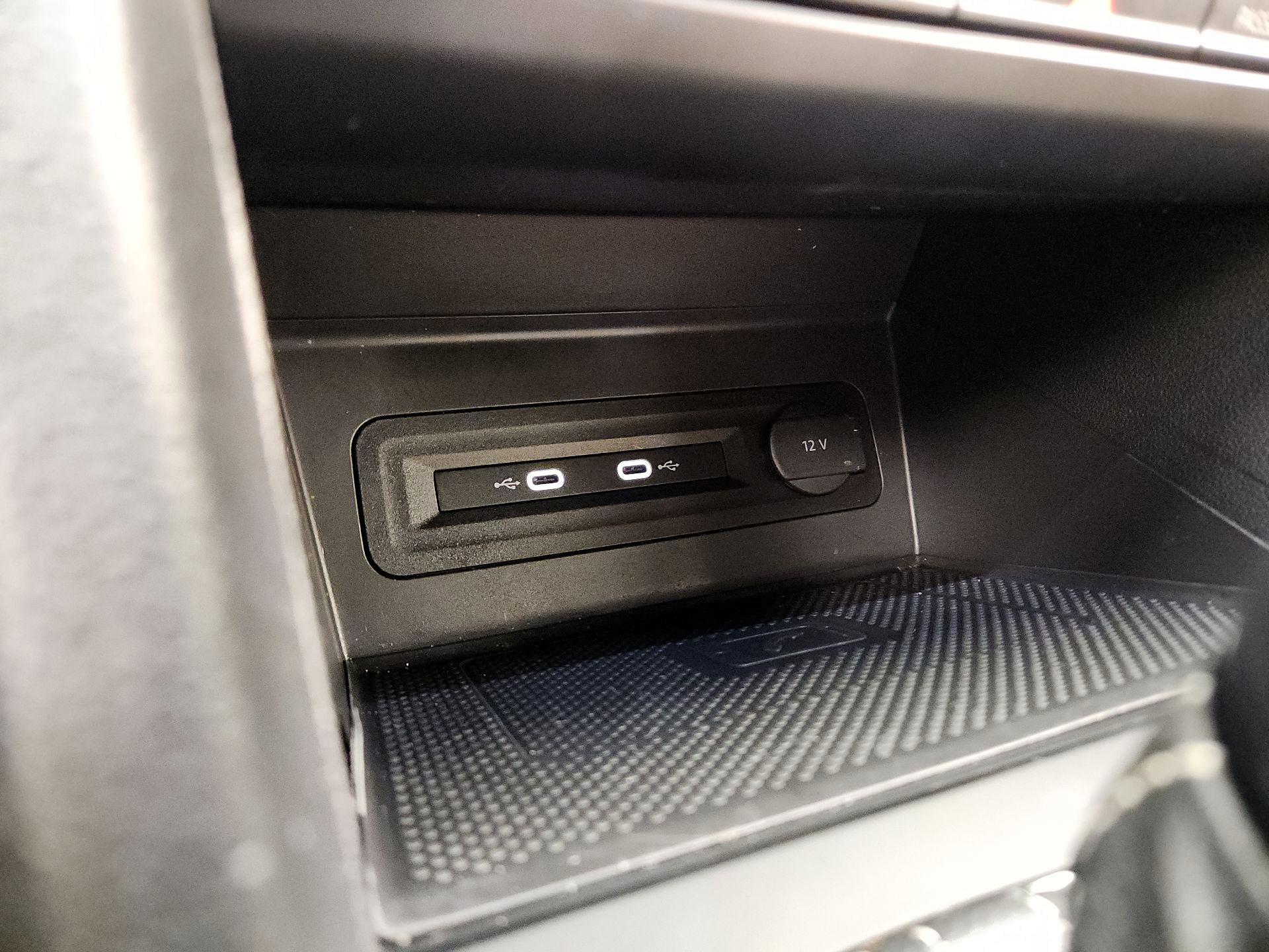 Thumbnail: 2021 Volkswagen Atlas - 18