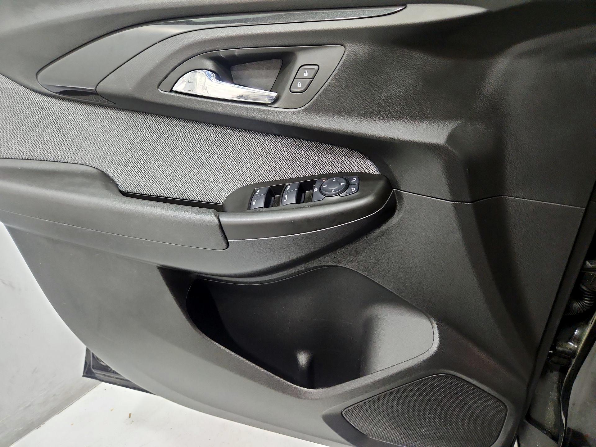 Thumbnail: 2023 Chevrolet TrailBlazer - 12