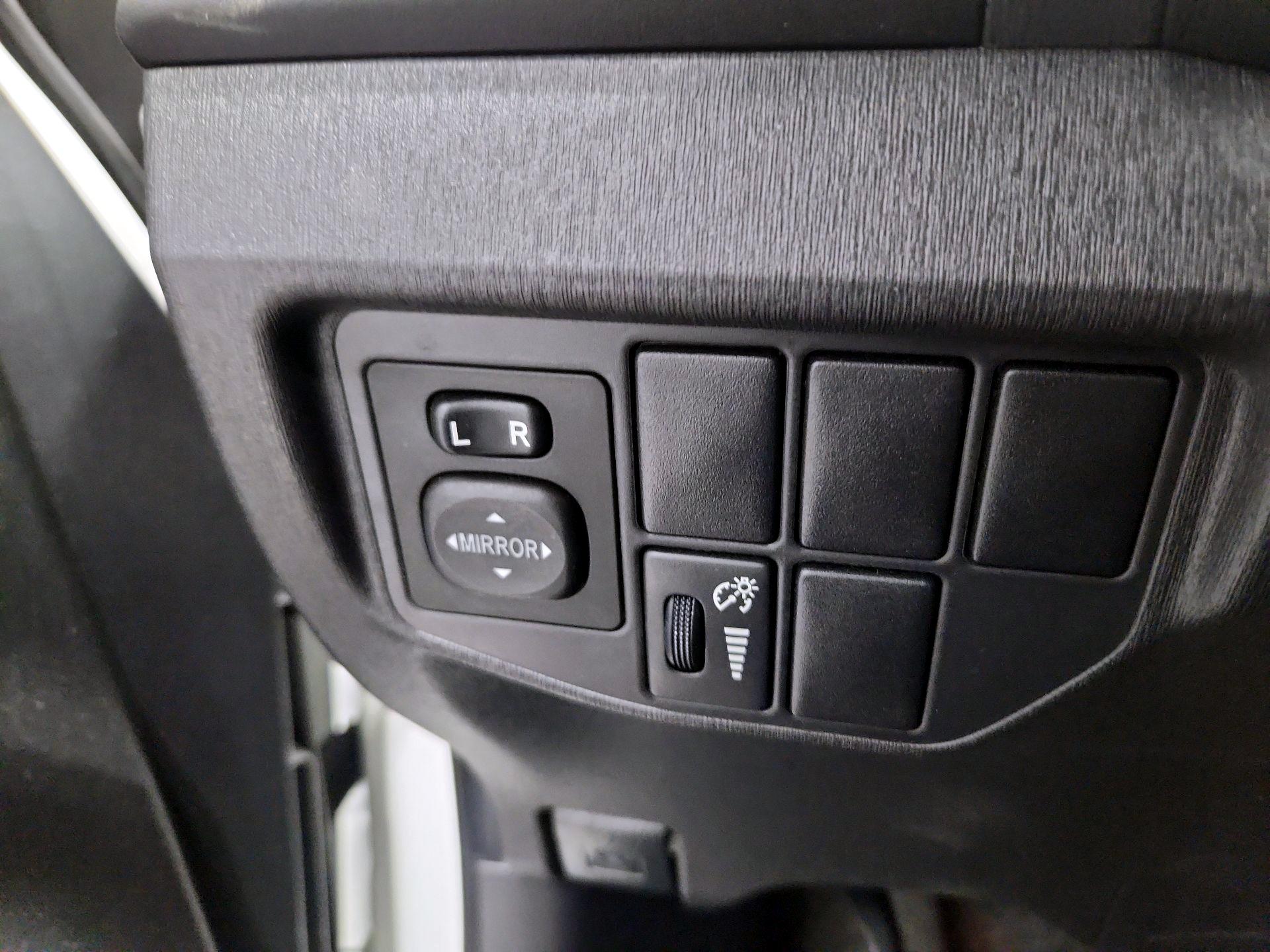 Thumbnail: 2015 Toyota Prius - 13