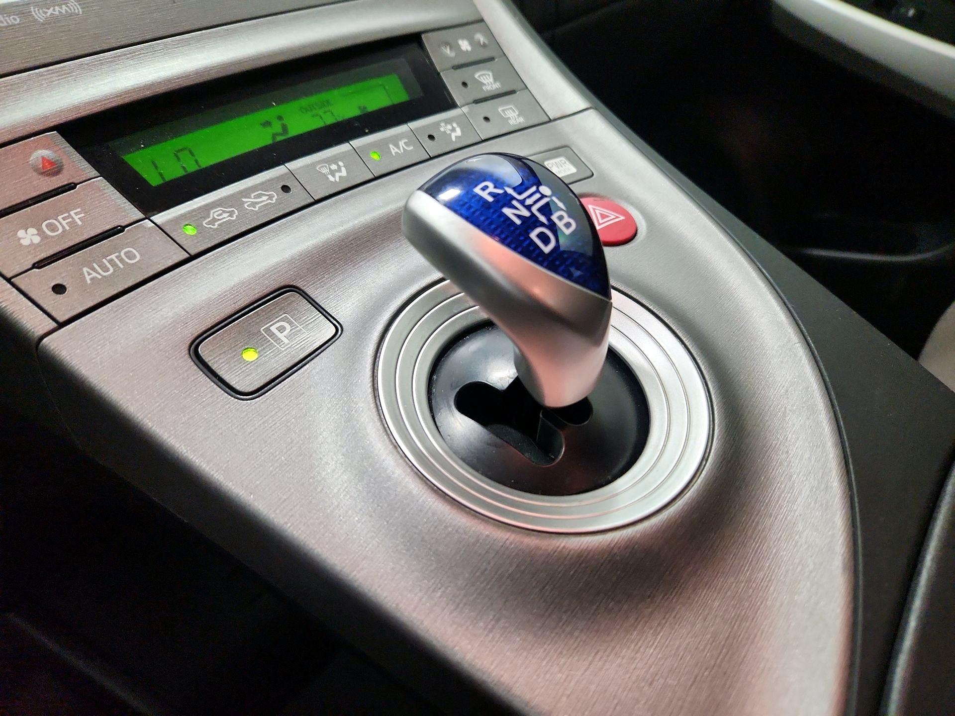 Thumbnail: 2015 Toyota Prius - 17