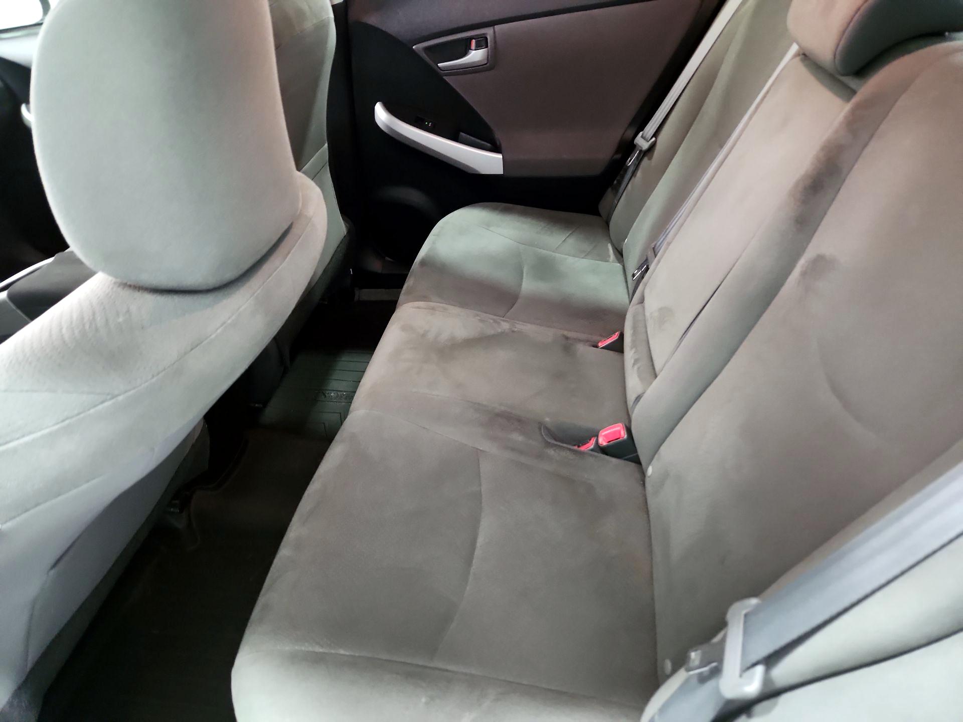 Thumbnail: 2015 Toyota Prius - 18