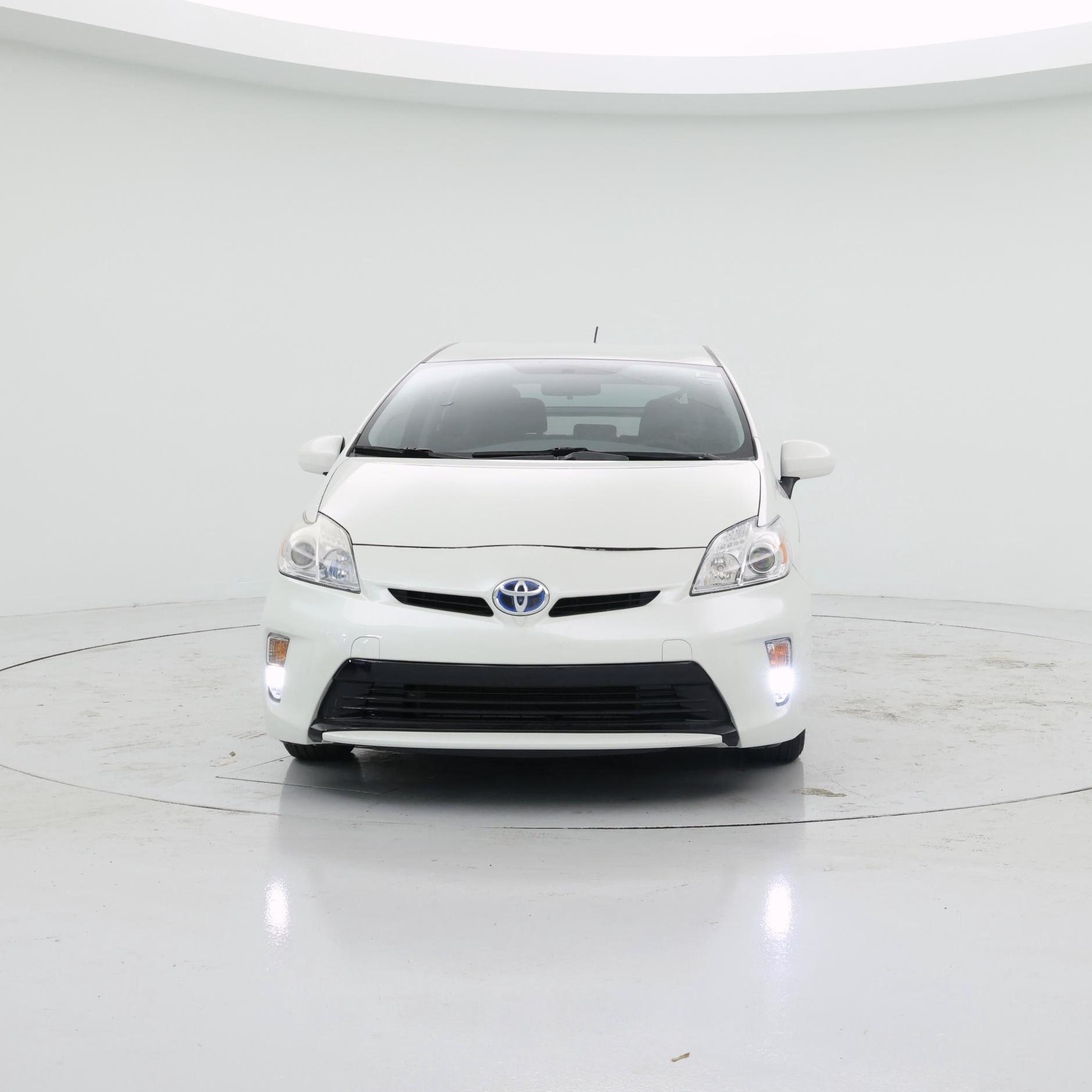 Thumbnail: 2015 Toyota Prius - 5