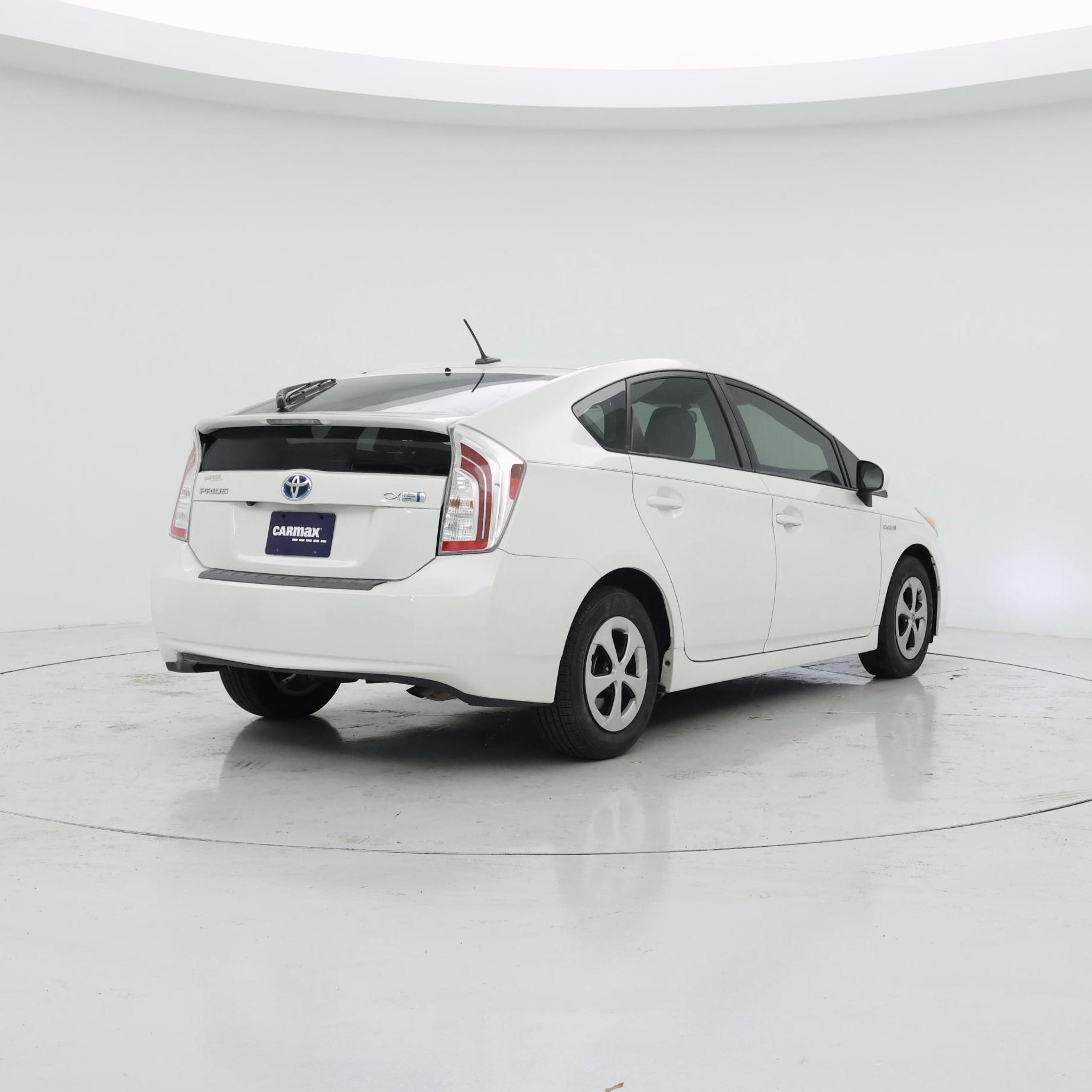 Thumbnail: 2015 Toyota Prius - 8
