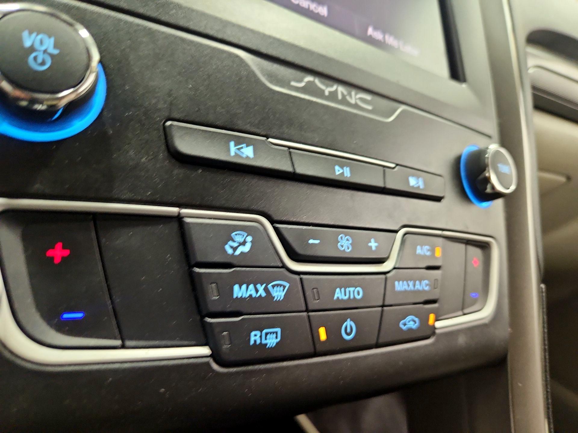 Thumbnail: 2019 Ford Fusion - 16