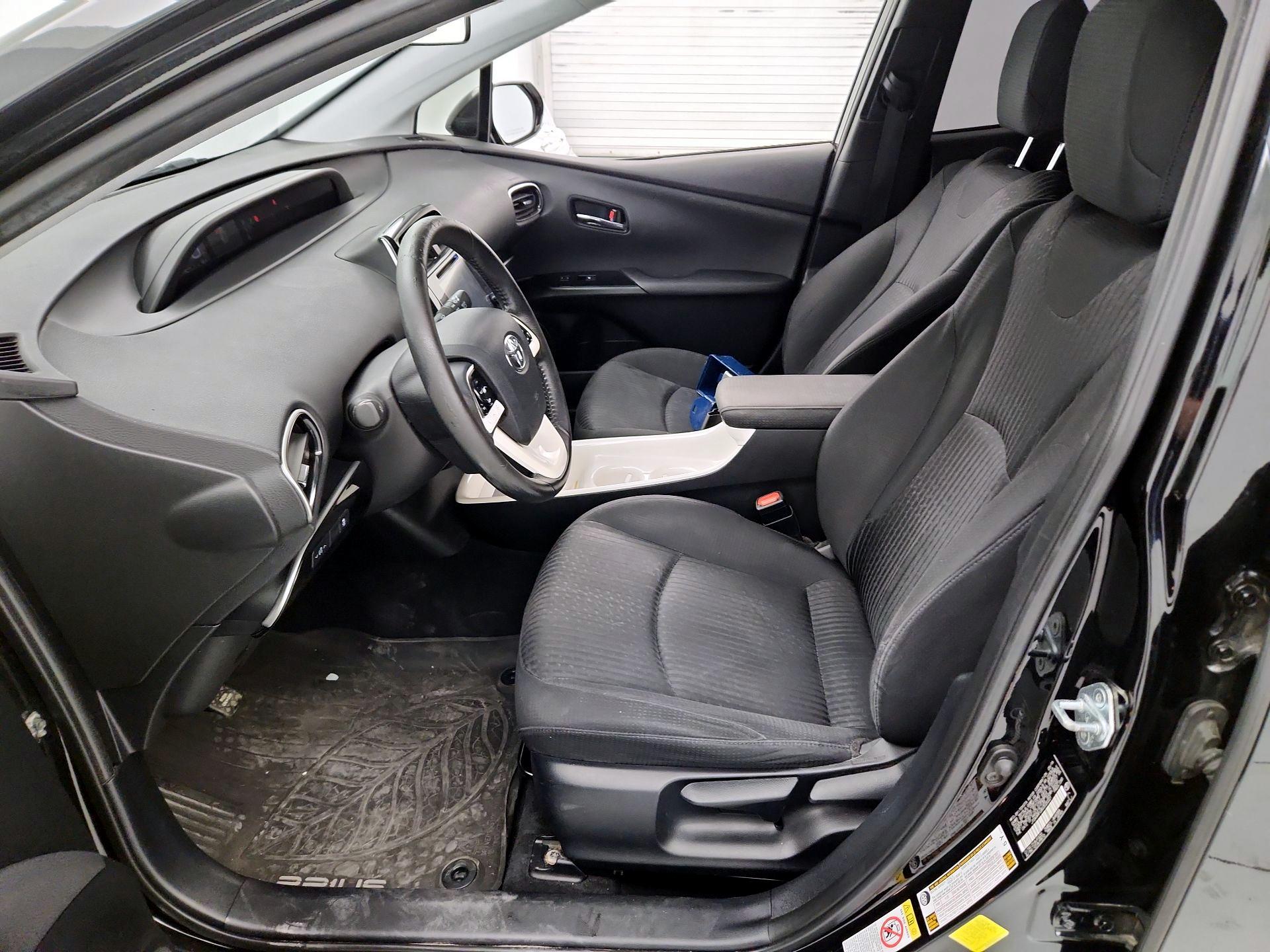 Thumbnail: 2016 Toyota Prius - 11