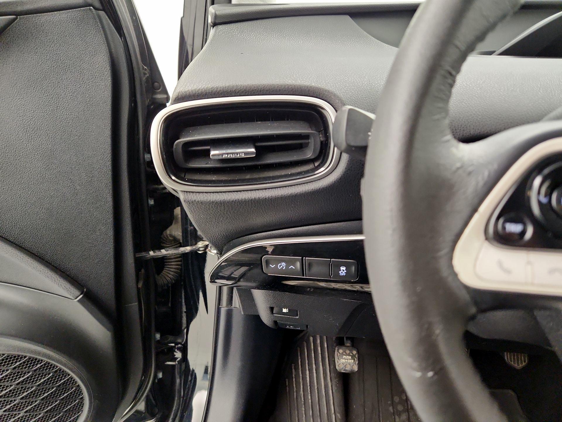 Thumbnail: 2016 Toyota Prius - 13