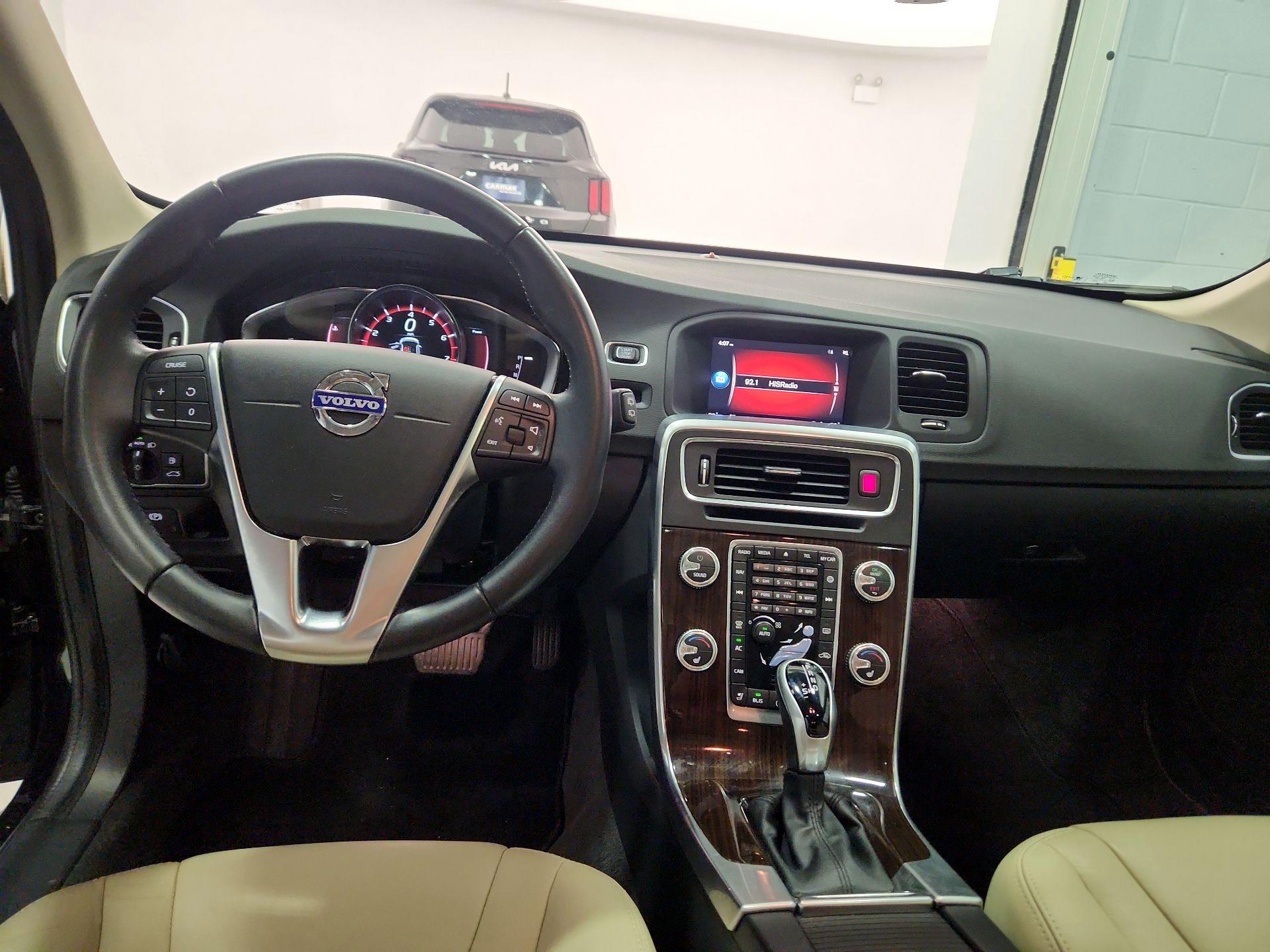 Thumbnail: 2017 Volvo V60 - 9