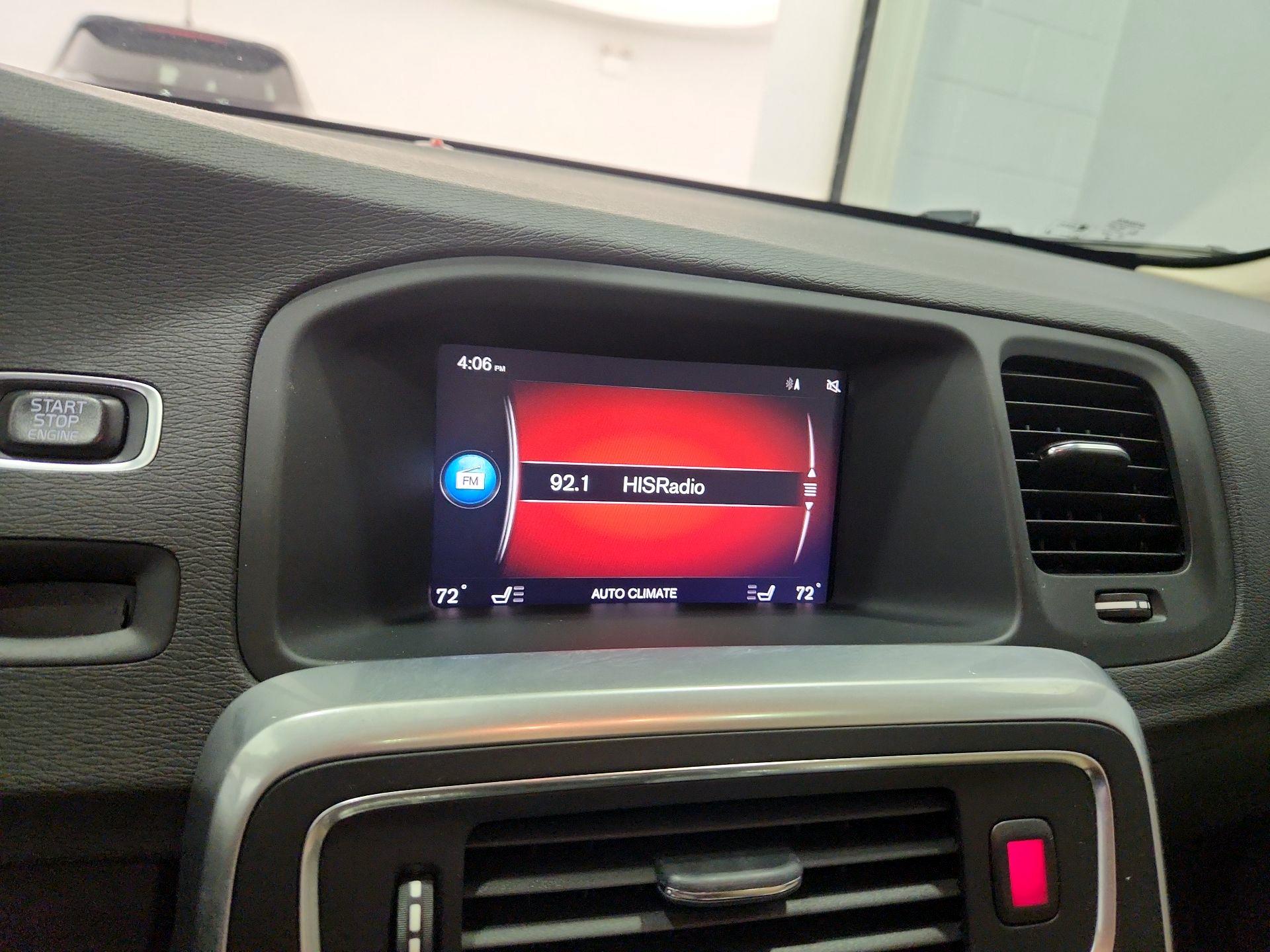 Thumbnail: 2017 Volvo V60 - 15