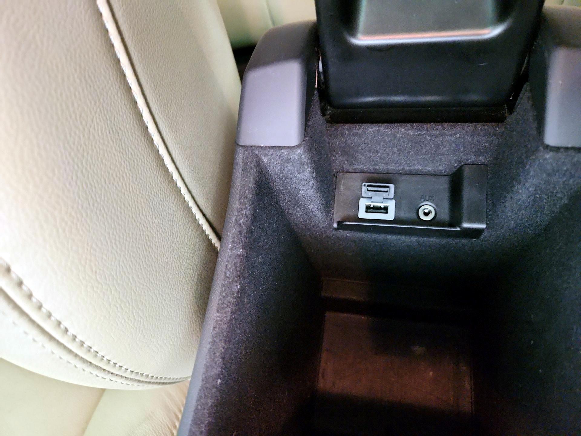 Thumbnail: 2017 Volvo V60 - 18