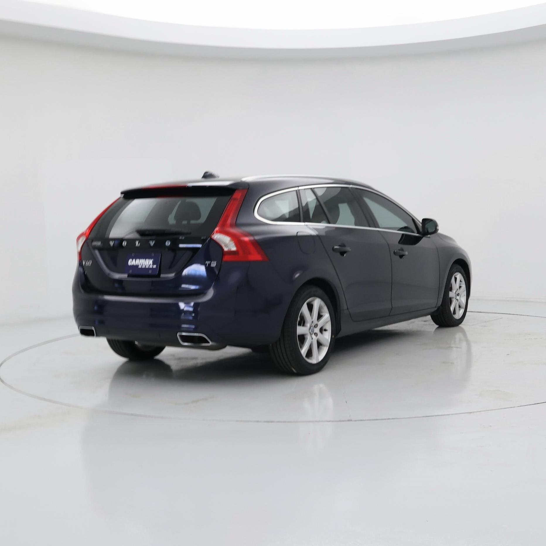 Thumbnail: 2017 Volvo V60 - 8