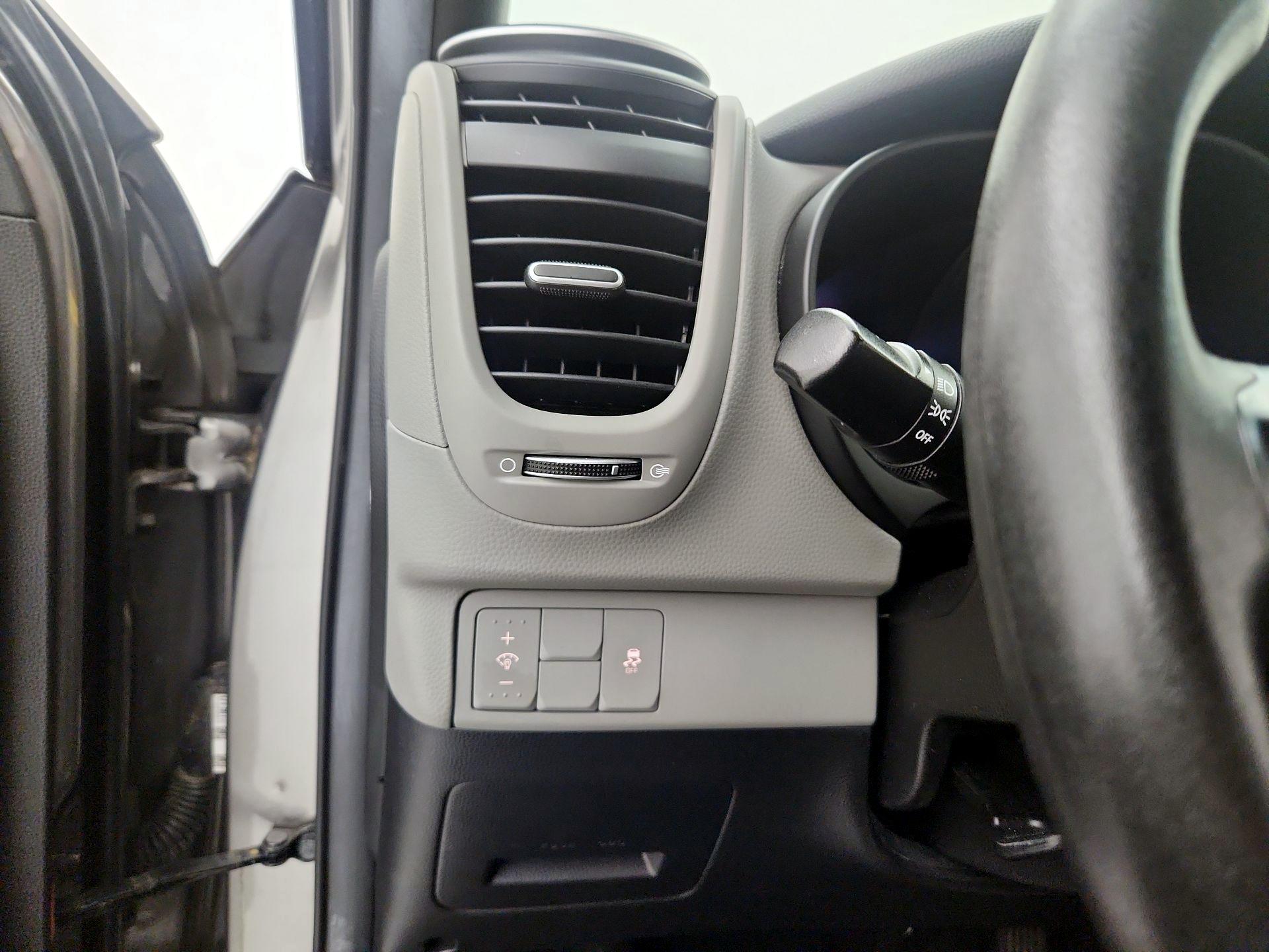 Thumbnail: 2018 Kia Soul - 13