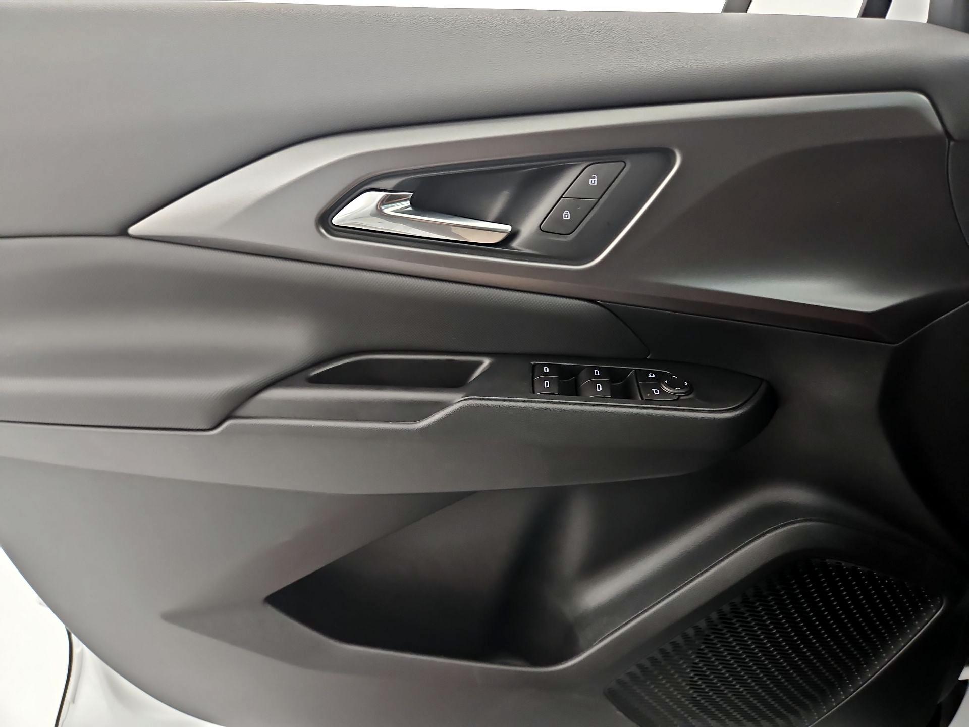 Thumbnail: 2025 Chevrolet Equinox - 12