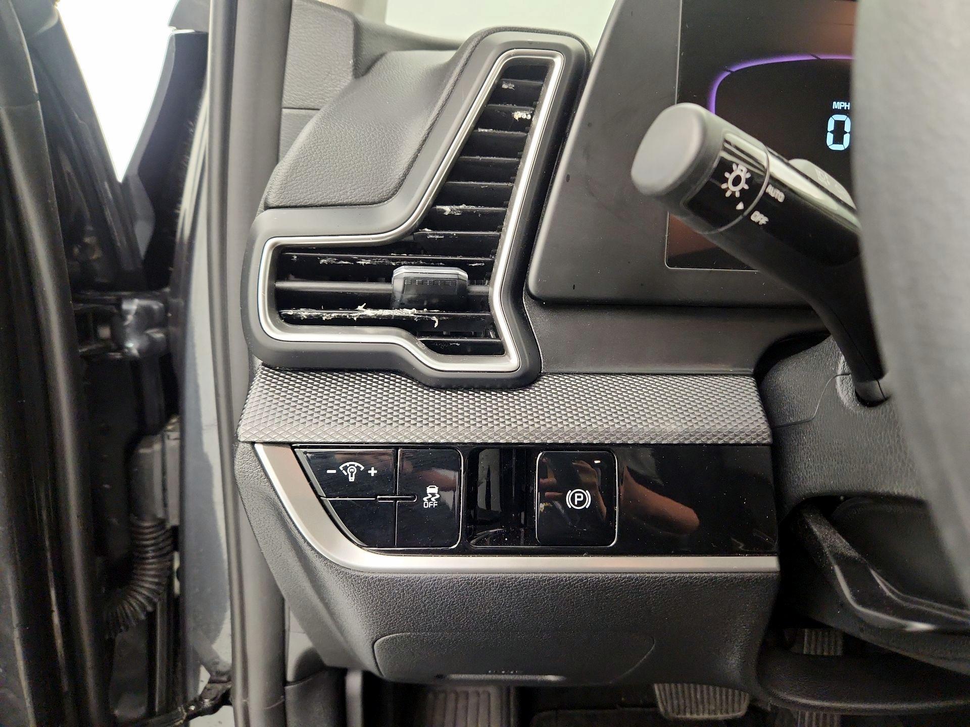 Thumbnail: 2023 Kia Sportage - 13