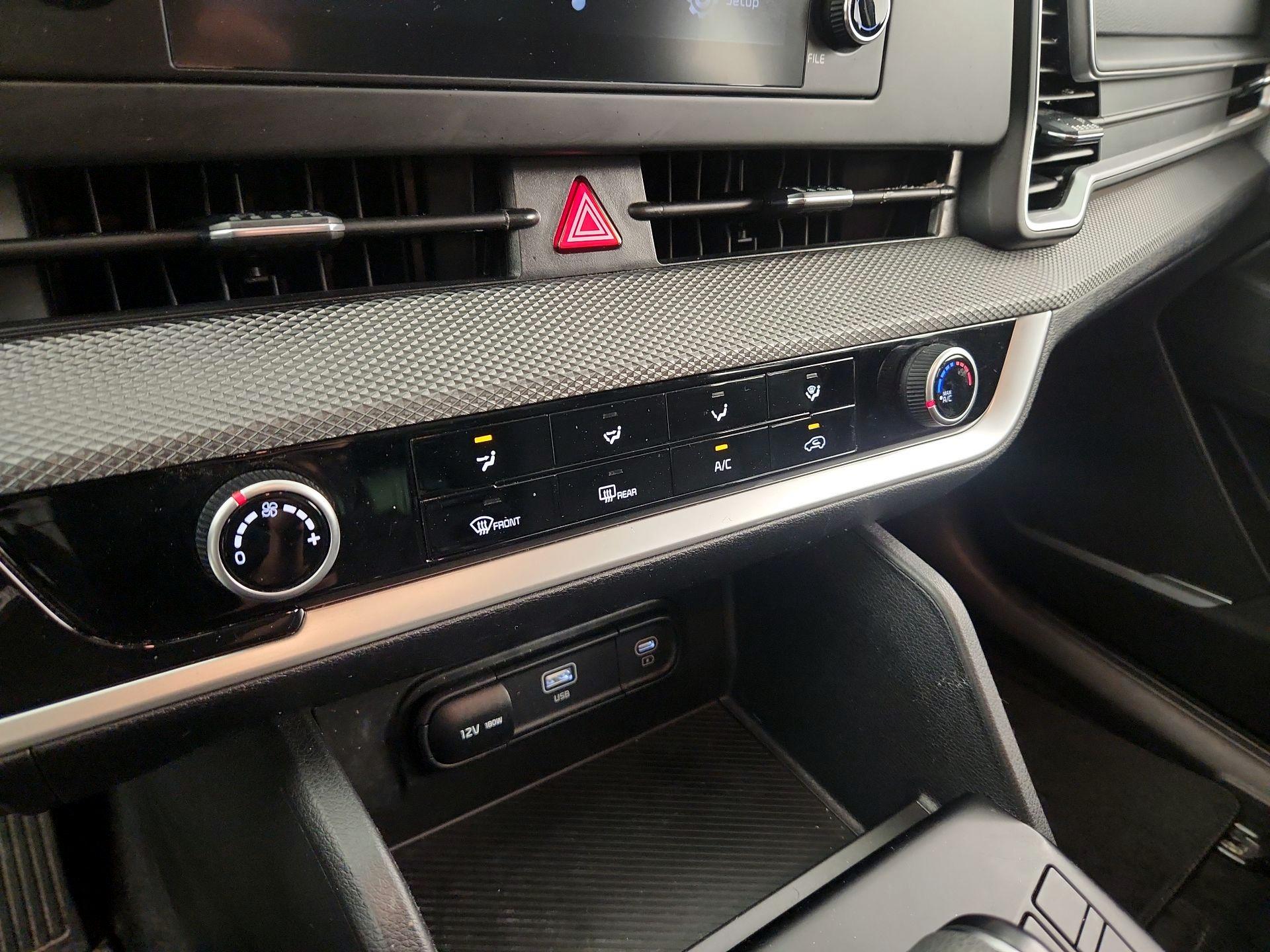 Thumbnail: 2023 Kia Sportage - 16