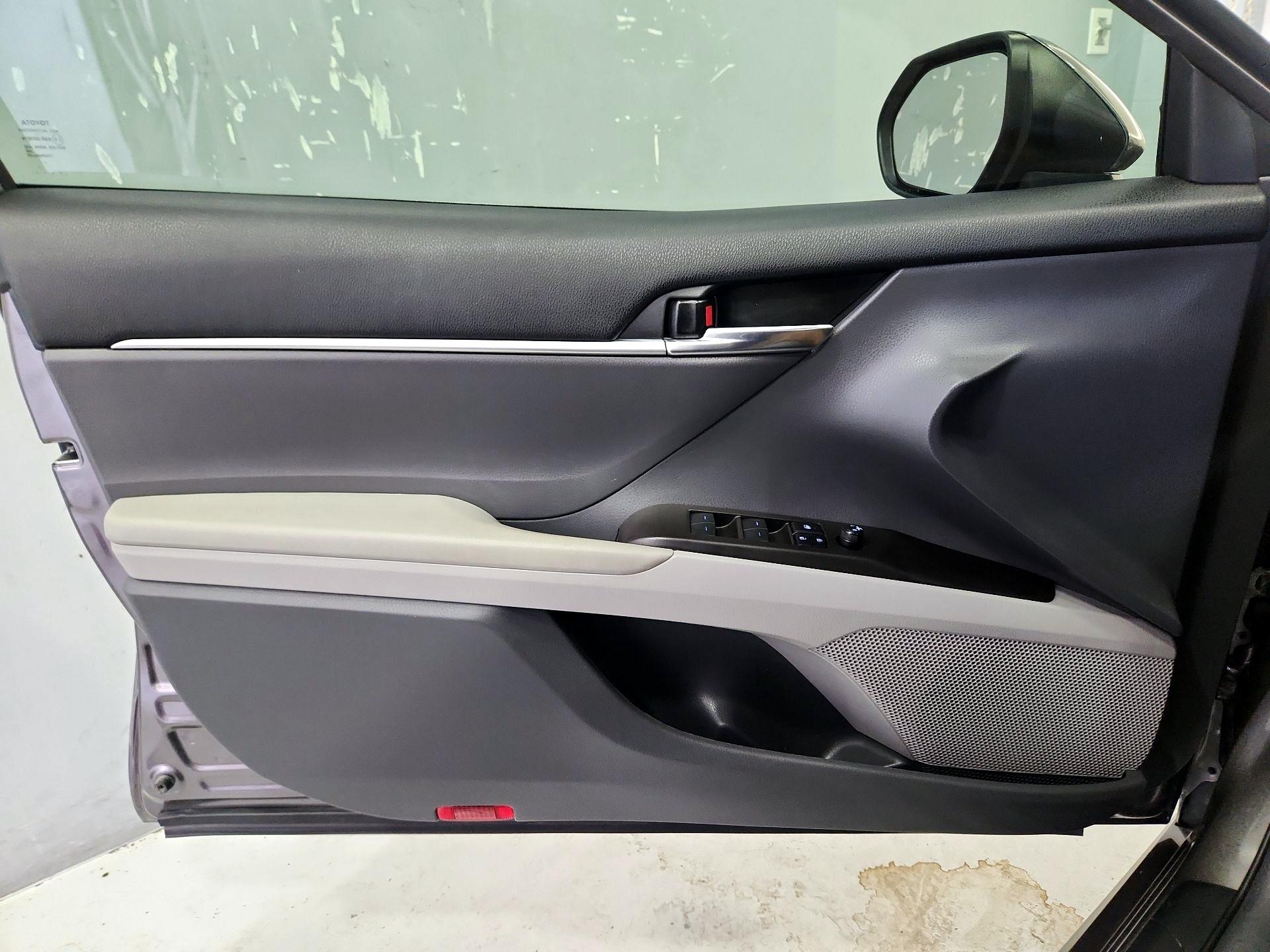 Thumbnail: 2022 Toyota Camry - 12