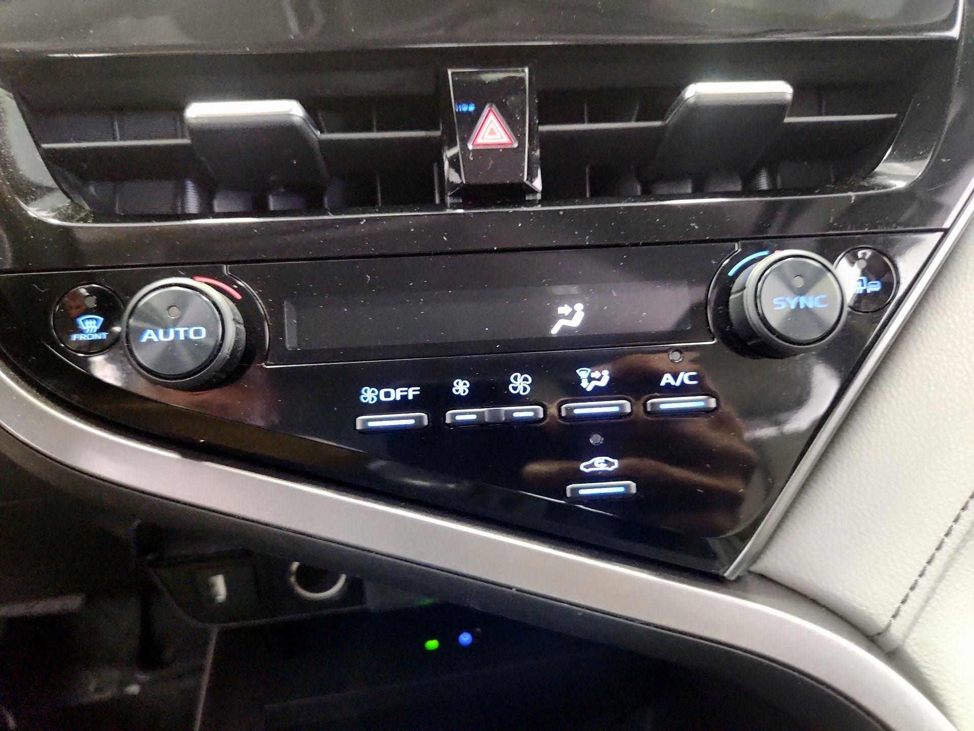 Thumbnail: 2022 Toyota Camry - 16