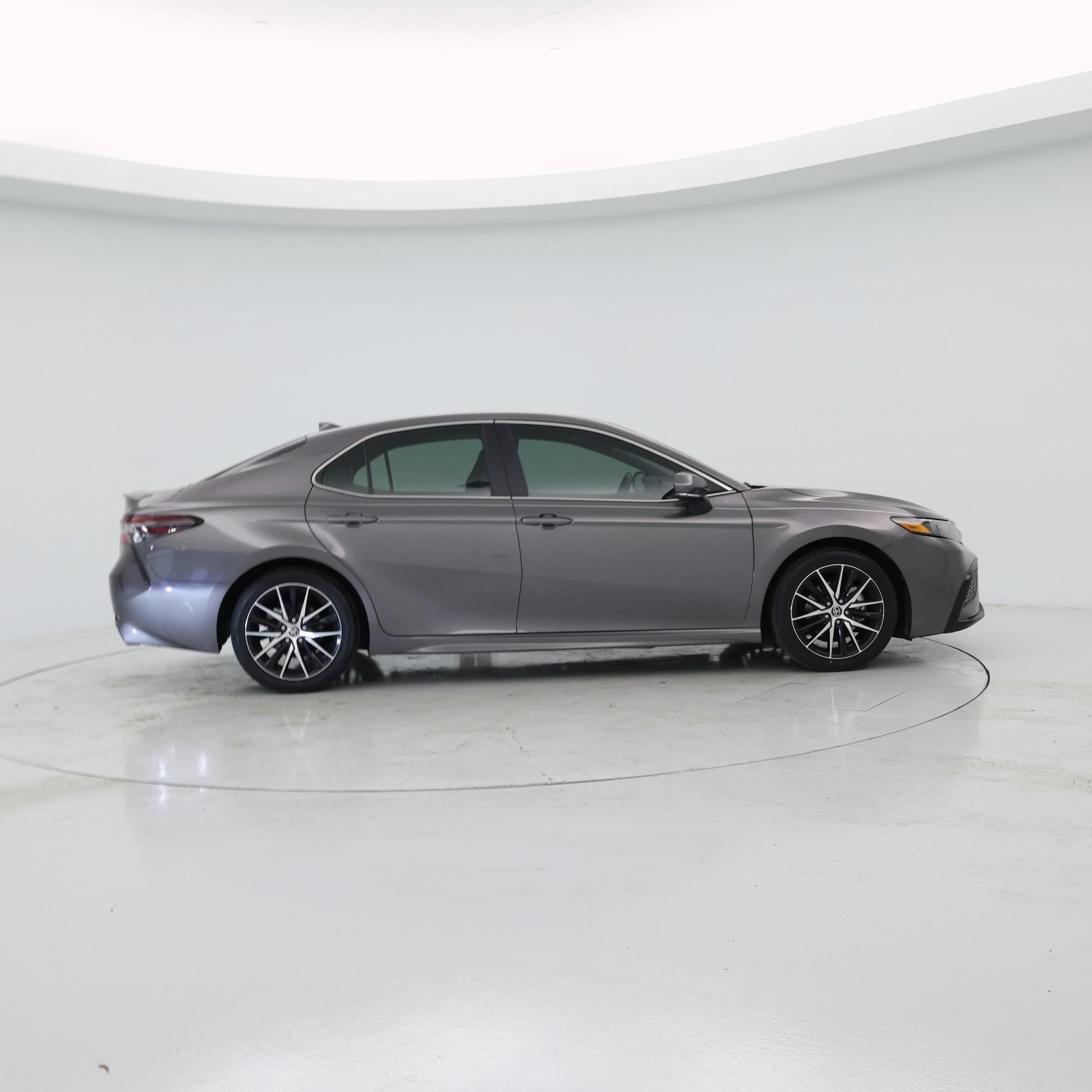 Thumbnail: 2022 Toyota Camry - 7