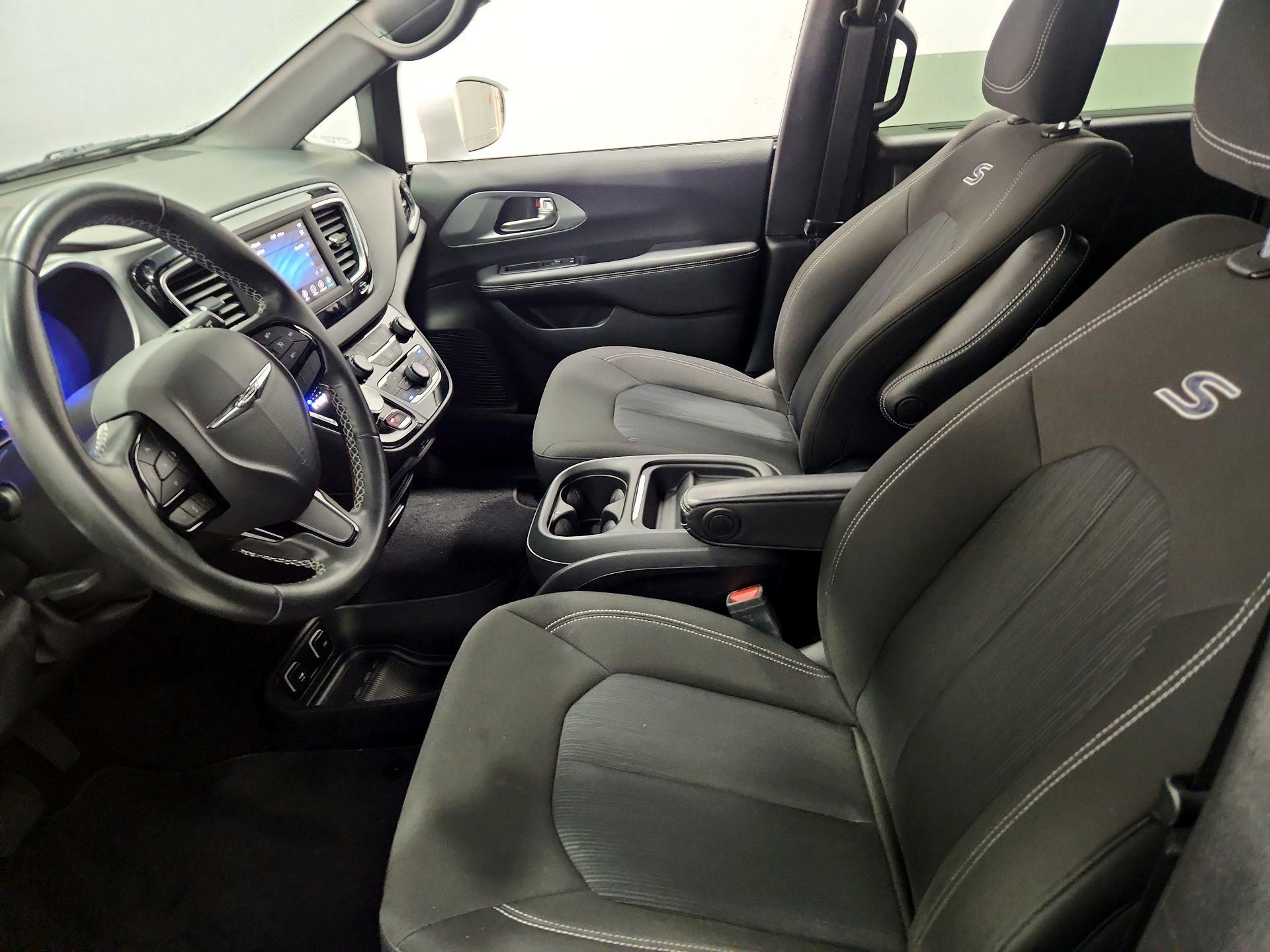 Thumbnail: 2020 Chrysler Pacifica - 11