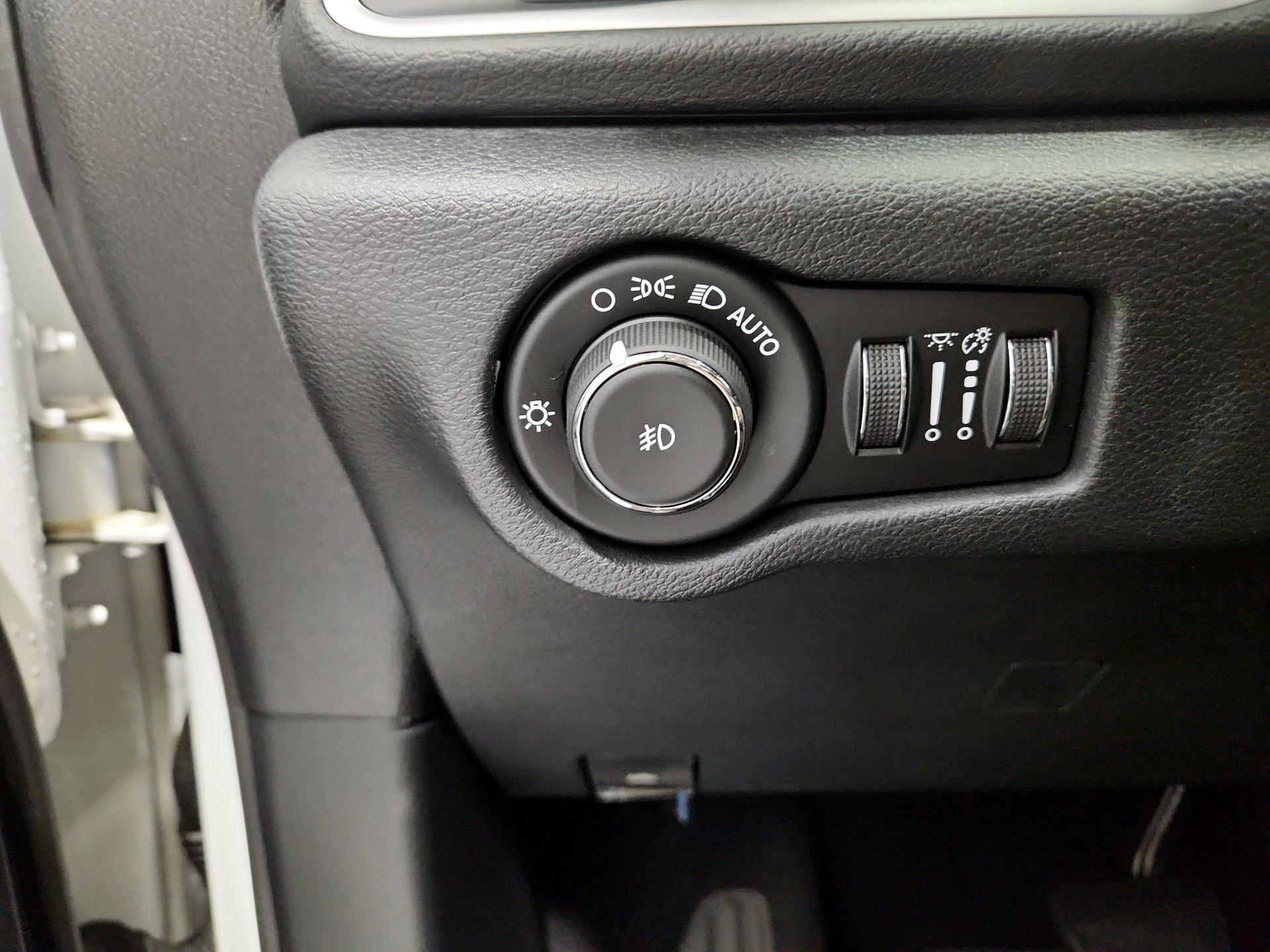 Thumbnail: 2020 Chrysler Pacifica - 13