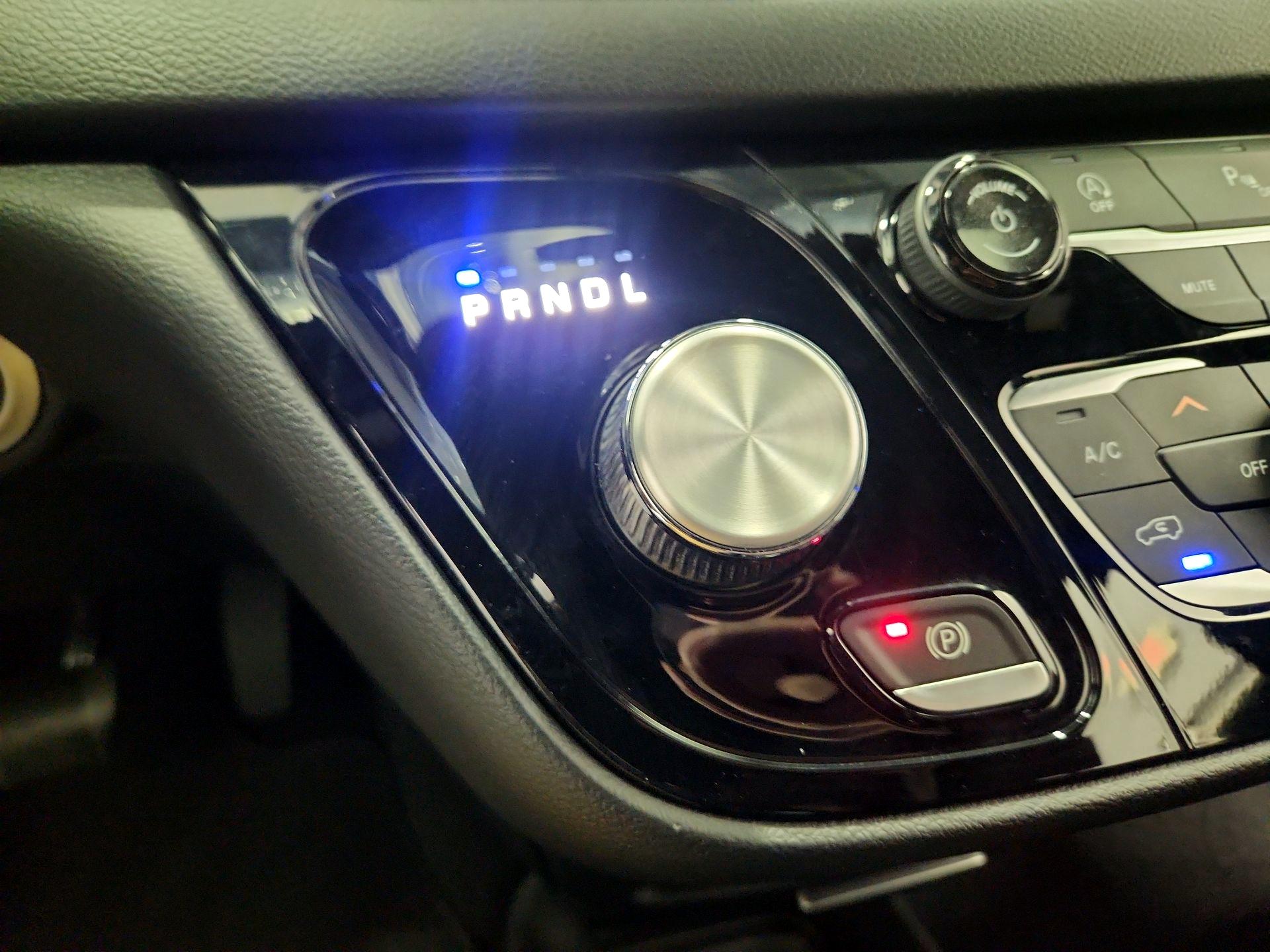 Thumbnail: 2020 Chrysler Pacifica - 17