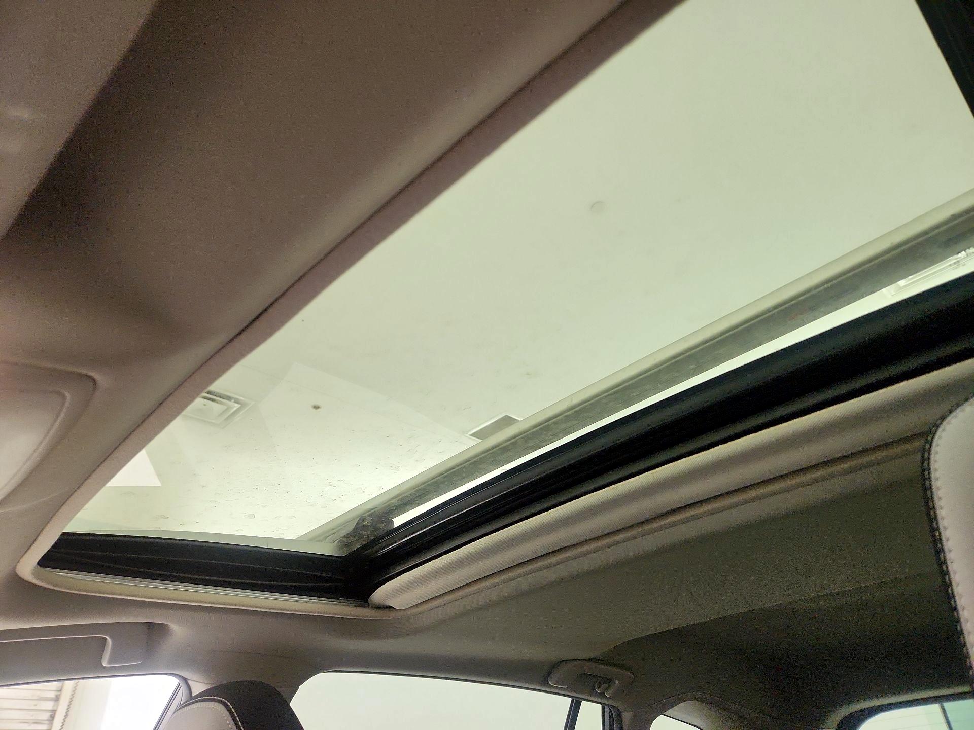 Thumbnail: 2016 Toyota RAV4 - 20