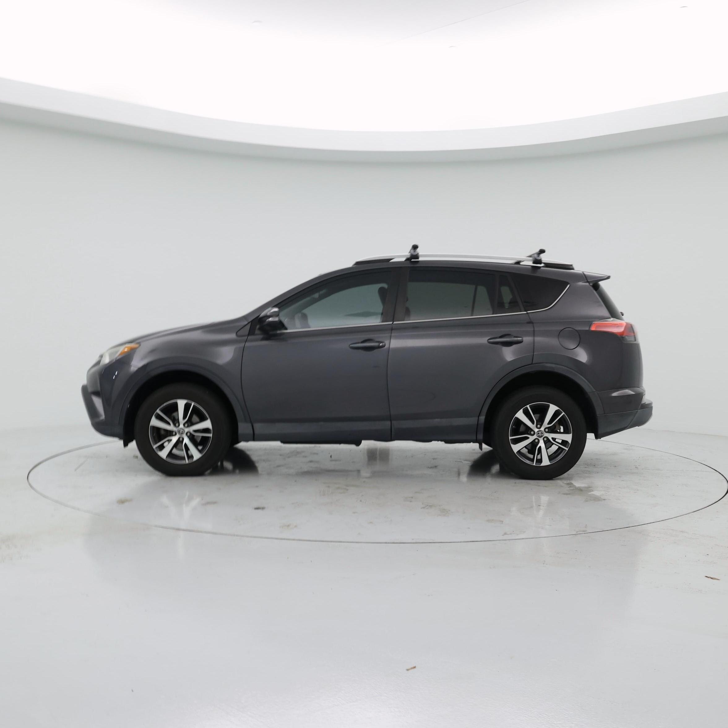 Thumbnail: 2016 Toyota RAV4 - 3