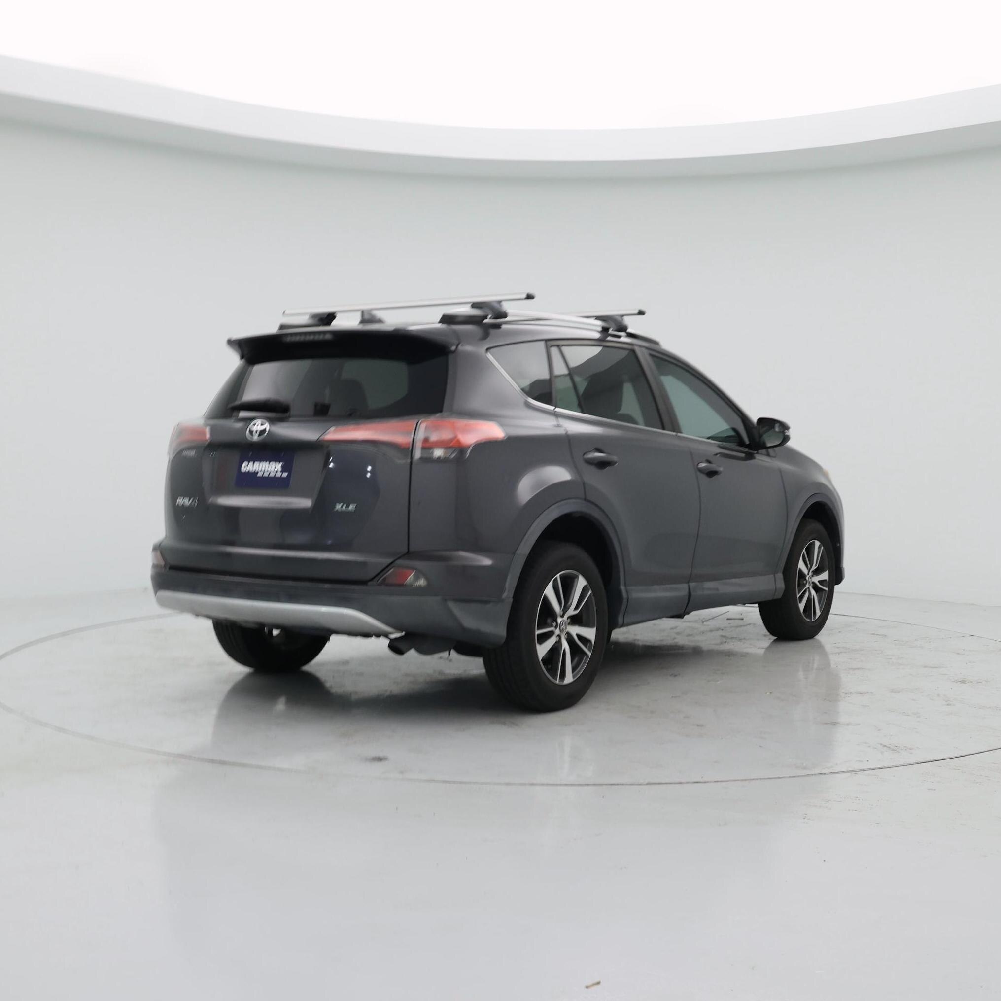 Thumbnail: 2016 Toyota RAV4 - 8